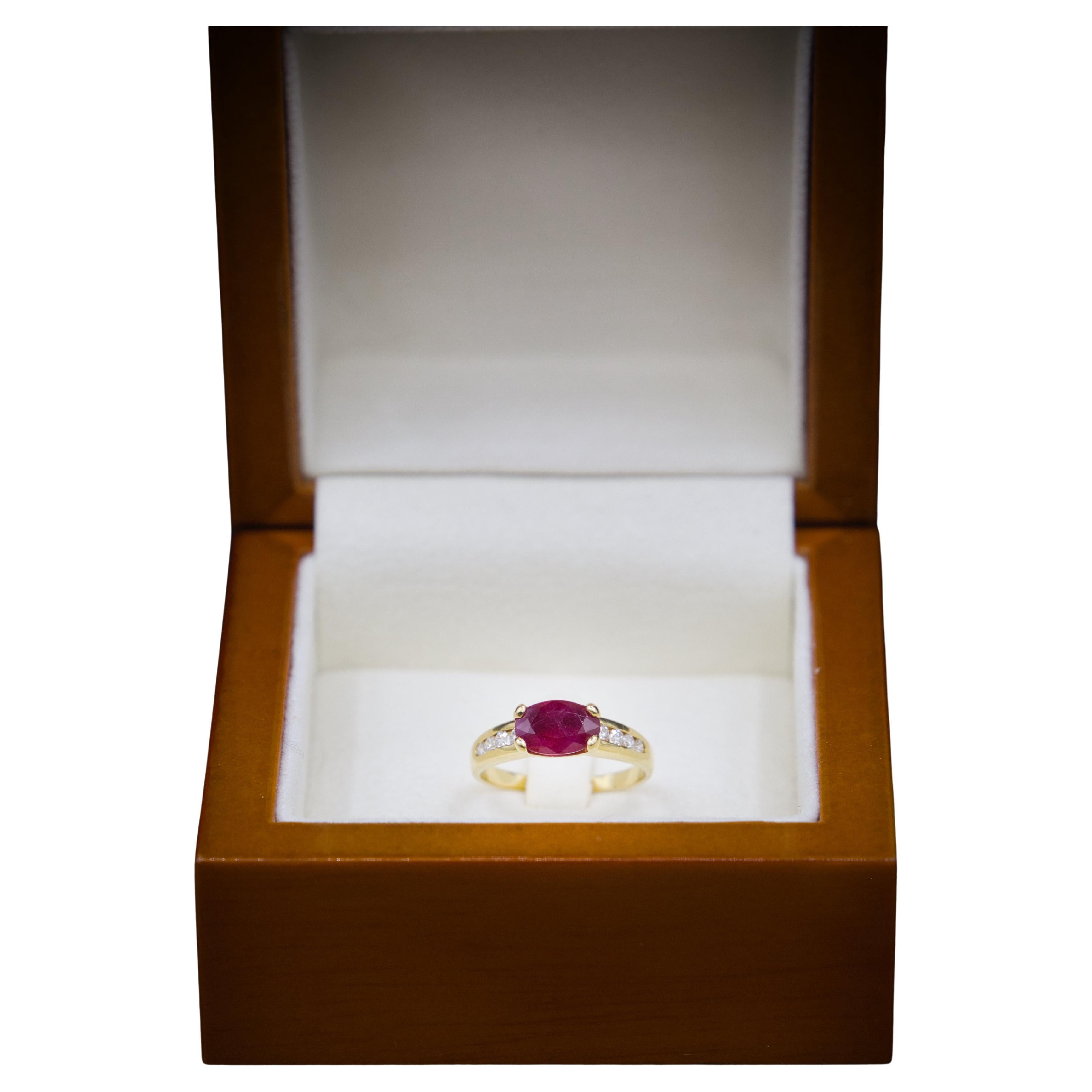 Anillo Rubí Diamante Oro 18 K en venta
