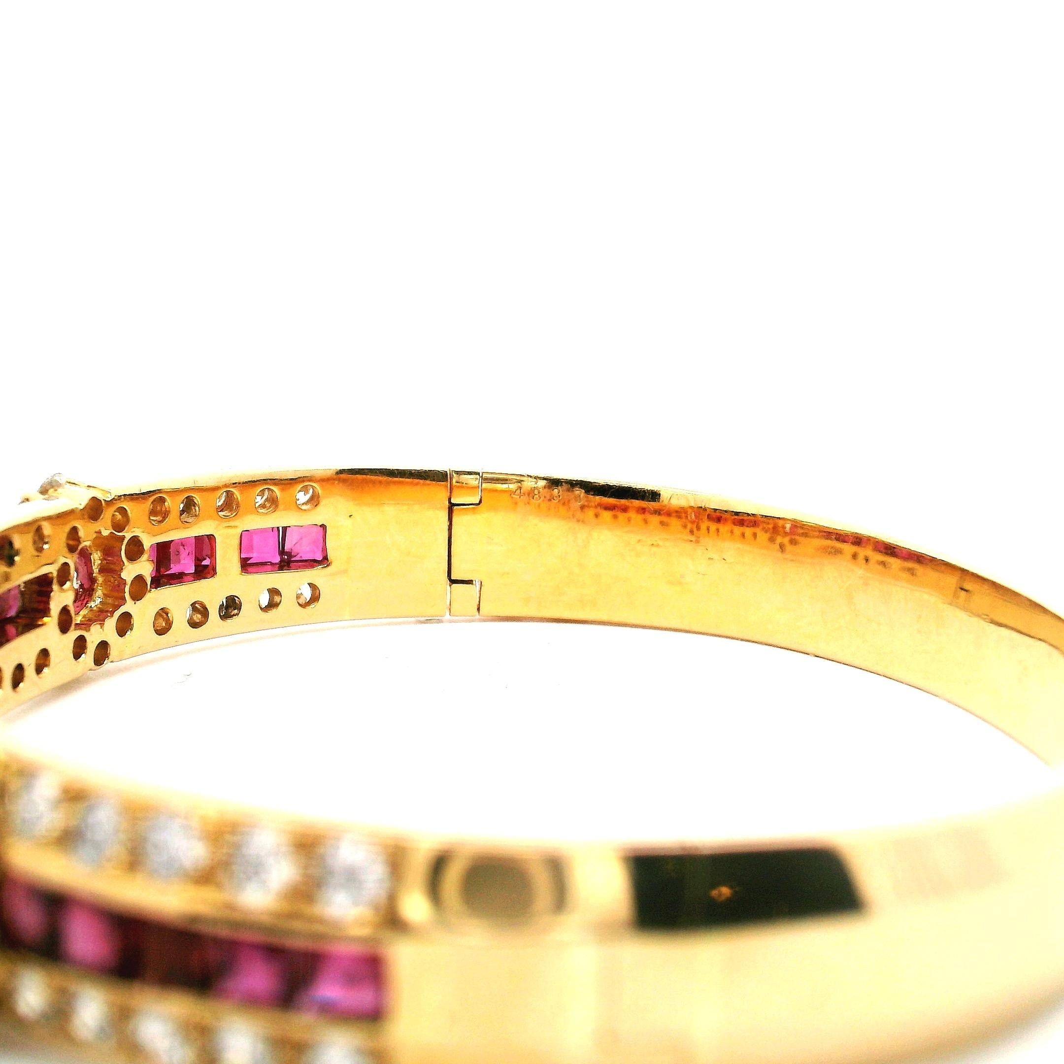 Donna Bracciale con rubini e diamanti in vendita