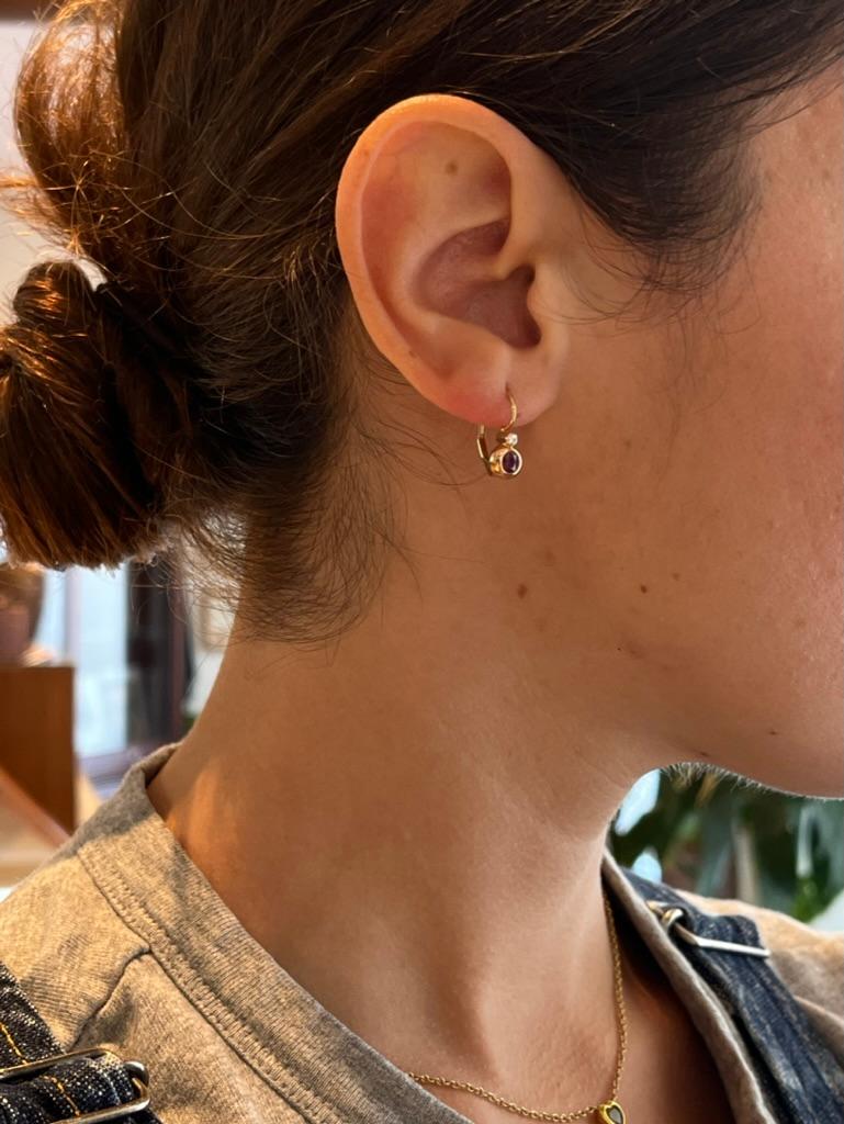 Taille ronde Boucles d'oreilles victoriennes en or rose 18 carats avec rubis et diamants, dos français 14 carats en vente