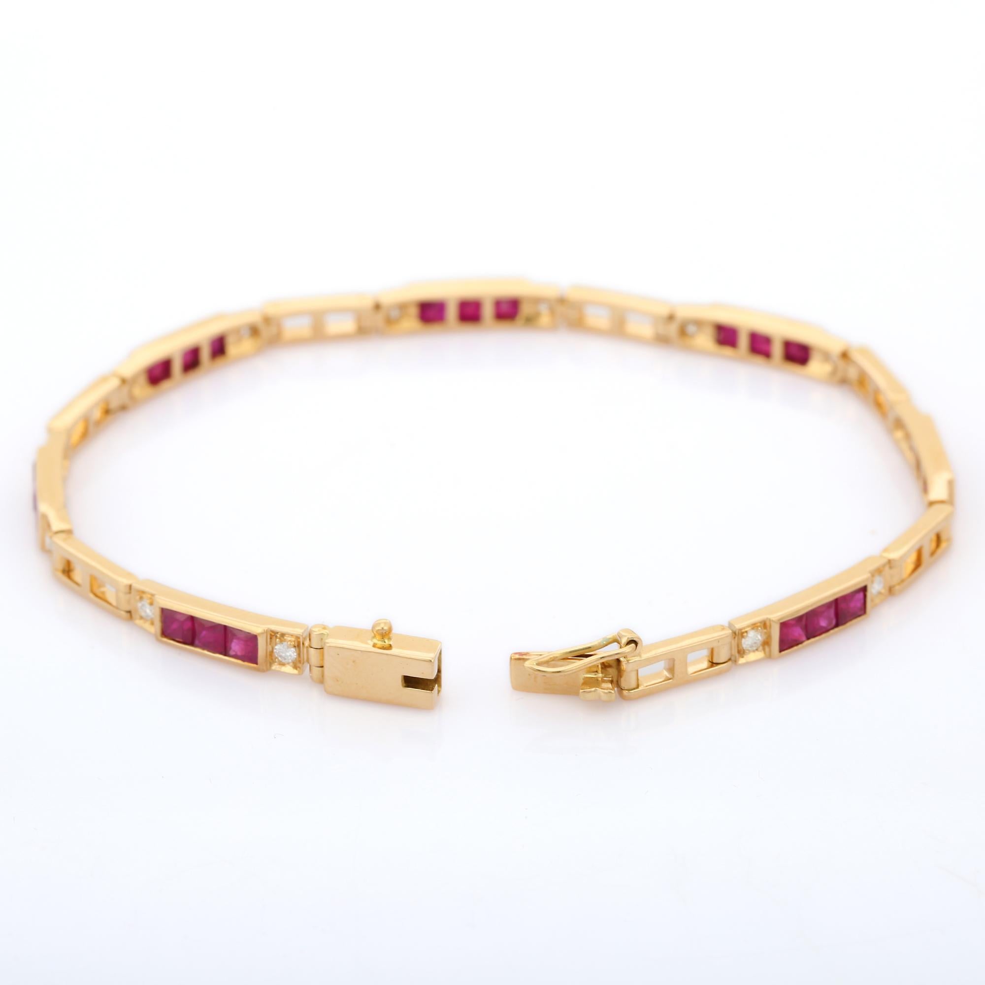 Bracelet en or jaune 18 carats avec rubis et diamants Neuf - En vente à Houston, TX