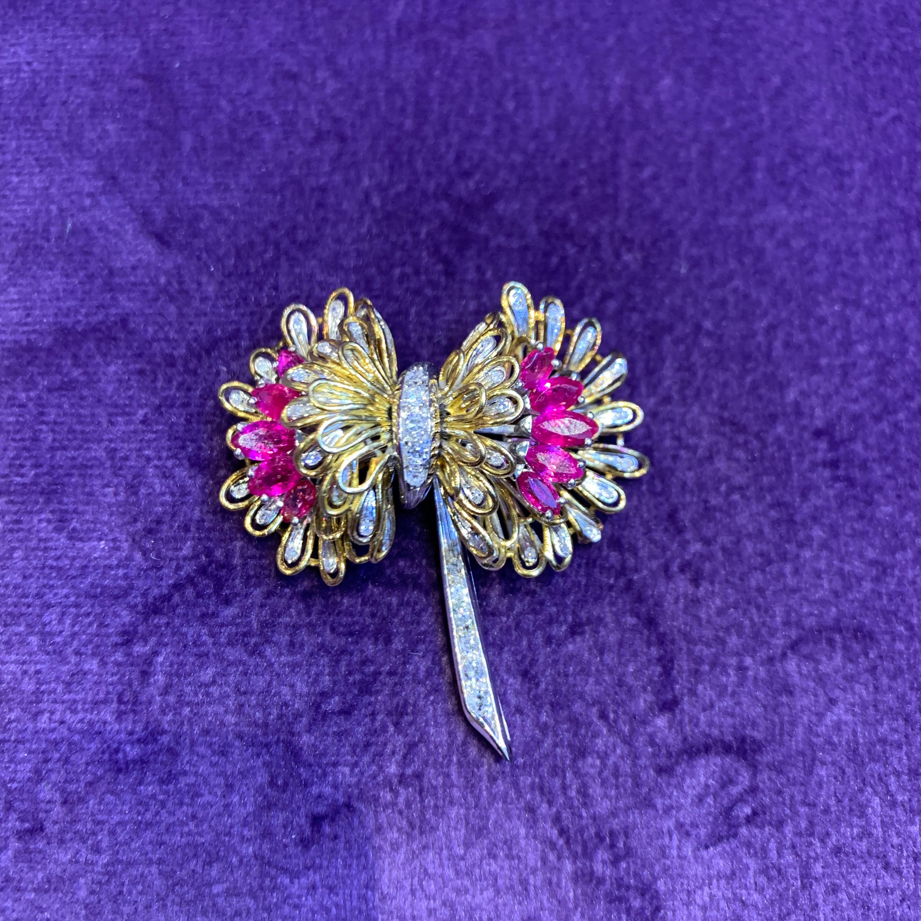 Ruby & Diamond Brooch In Excellent Condition For Sale In New York, NY