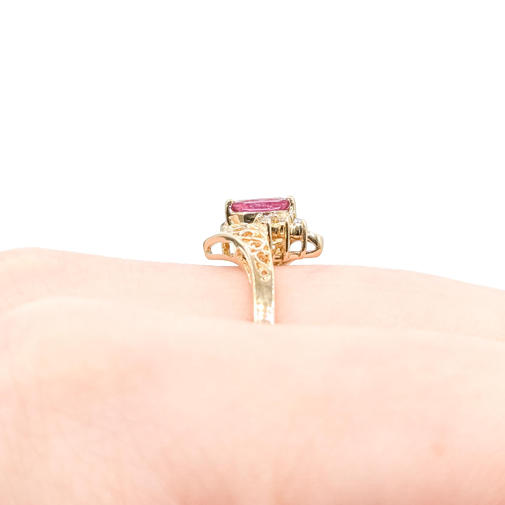 Donna Ruby & Diamond Bypass Ring in 14k in vendita