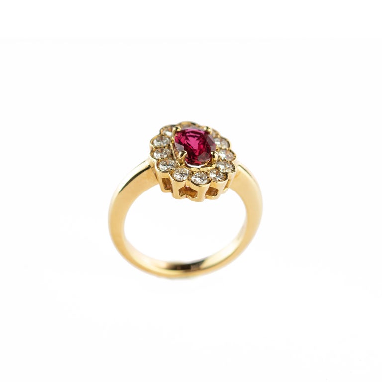 Ruby Diamond Cluster 18 Karat Yellow Gold Solitaire Bridal AIG Certified Ring For Sale 5