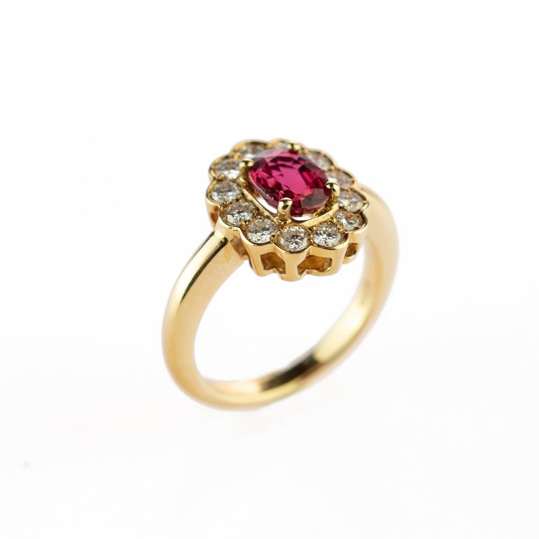 Ruby Diamond Cluster 18 Karat Yellow Gold Solitaire Bridal AIG Certified Ring For Sale 7