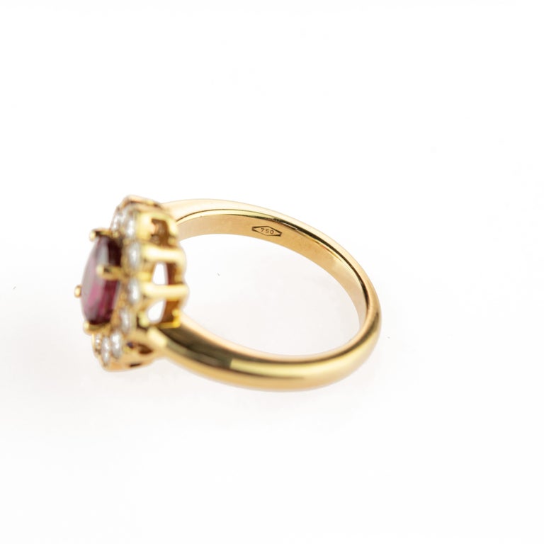 Ruby Diamond Cluster 18 Karat Yellow Gold Solitaire Bridal AIG Certified Ring For Sale 8