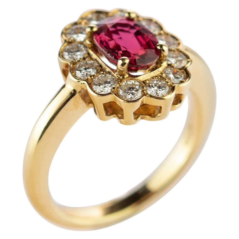 Ruby Diamond Cluster 18 Karat Yellow Gold Solitaire Bridal AIG Certified Ring For Sale