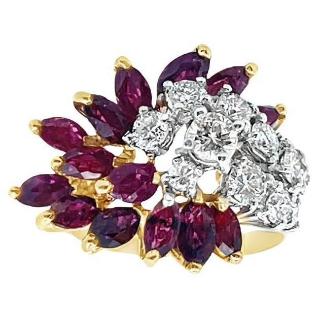 Anillo Racimo de Rubíes y Diamantes