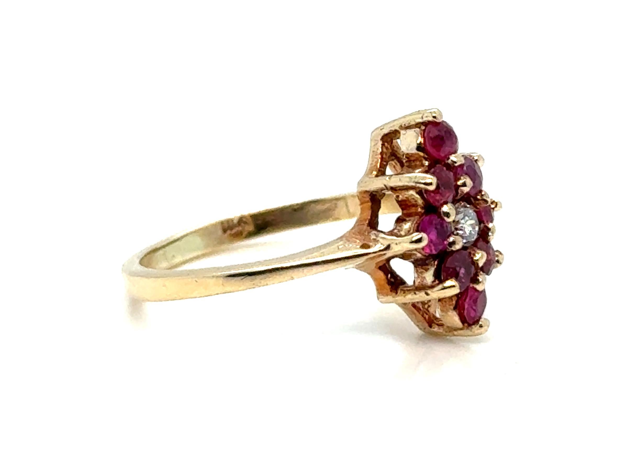 Taille ronde Bague cocktail d'exception en or jaune 1 carat, pierre de naissance de juillet en vente