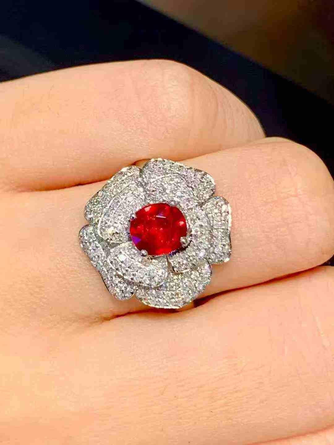 Cocktail-Blumenring mit Rubin und Diamant im Angebot 4