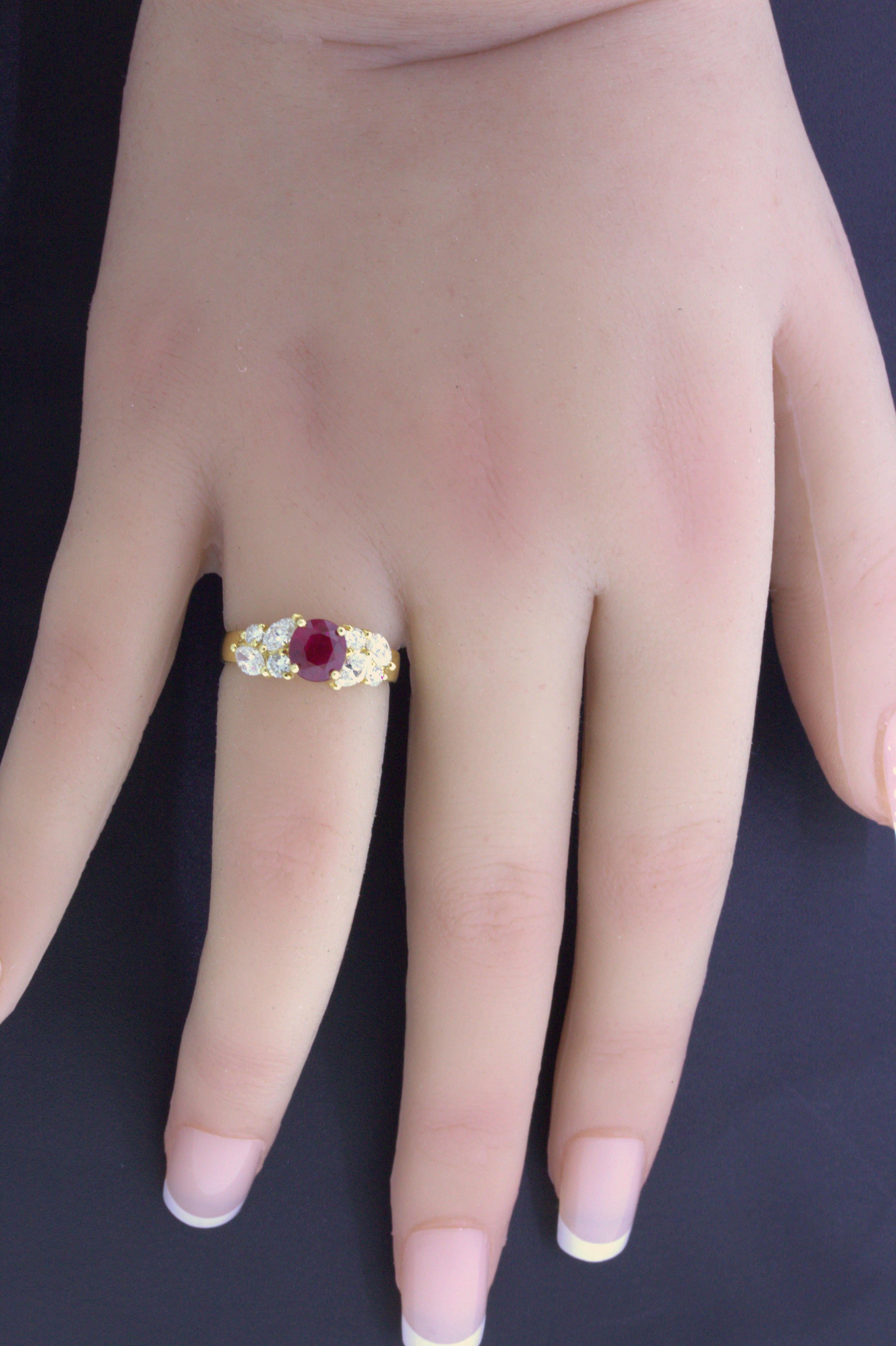 Cocktail-Ring aus Gold mit Rubin und Diamant Damen
