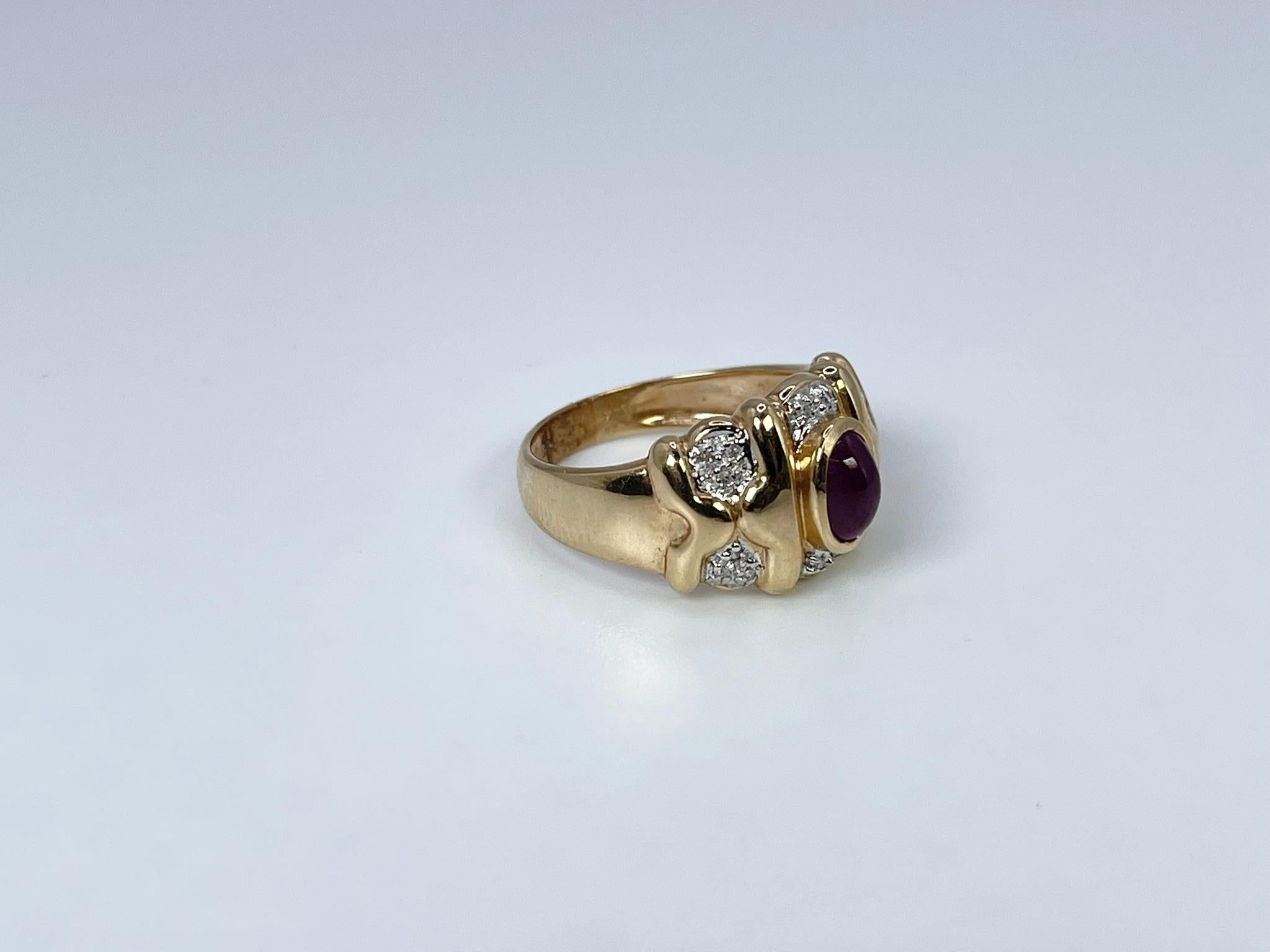 Modern Ruby & Diamond Cocktail Ring 14kt Yellow Gold Natural Untreated Ruby Cabochon For Sale