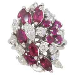 Cocktailring aus Rubin und Diamant in Platin gefertigt
