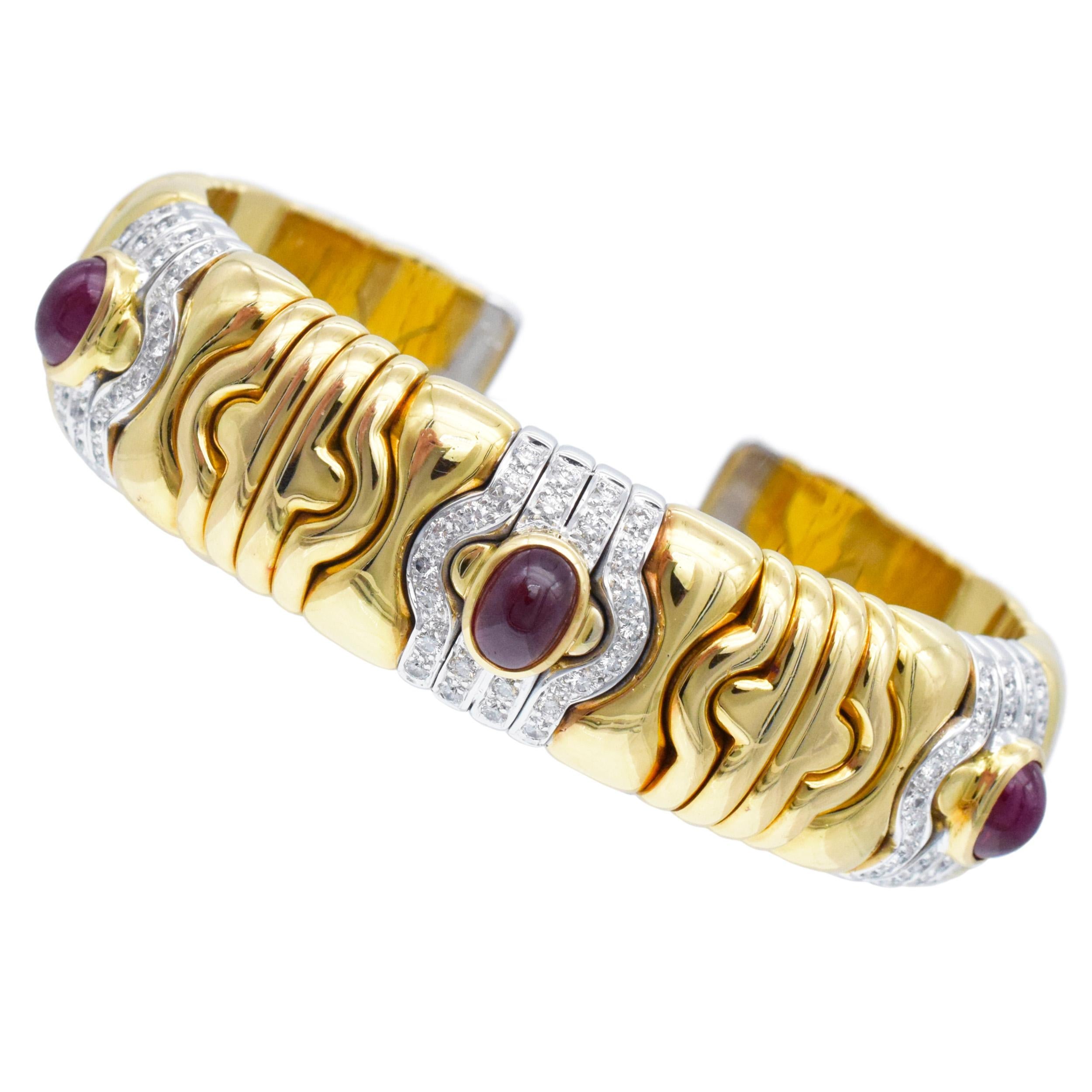 Rubin & Diamant Manschettenknopf Armband in 18k zwei Tone Gold. (Cabochon) im Angebot
