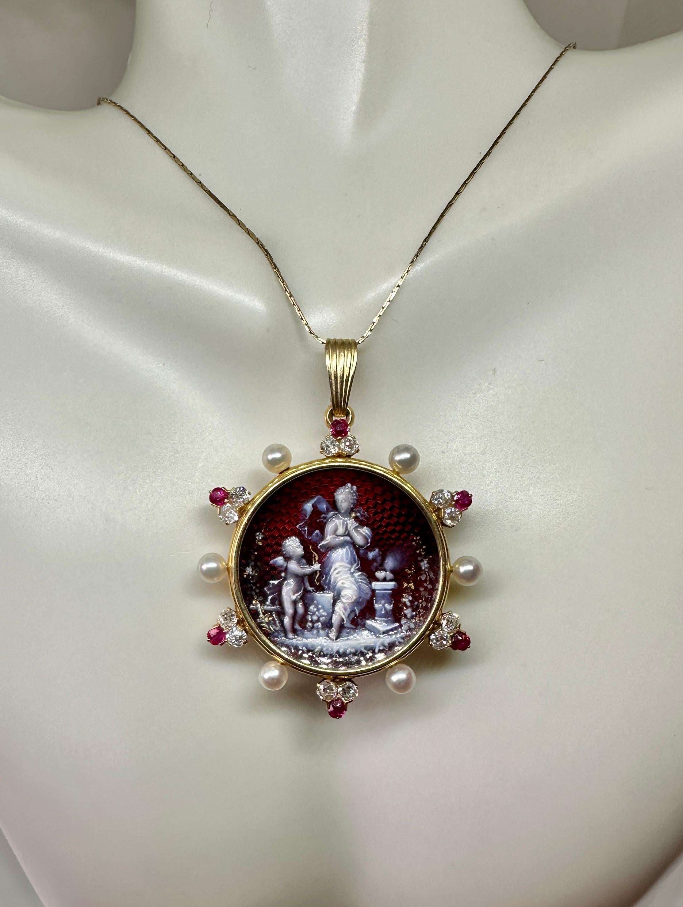 Taglio vecchia miniera Collana con ciondolo in rubino, diamante, Cupido e Psiche, smalto di Limoges, oro 14 carati 1890 in vendita