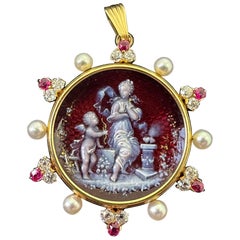 Collana con ciondolo in rubino, diamante, Cupido e Psiche, smalto di Limoges, oro 14 carati 1890