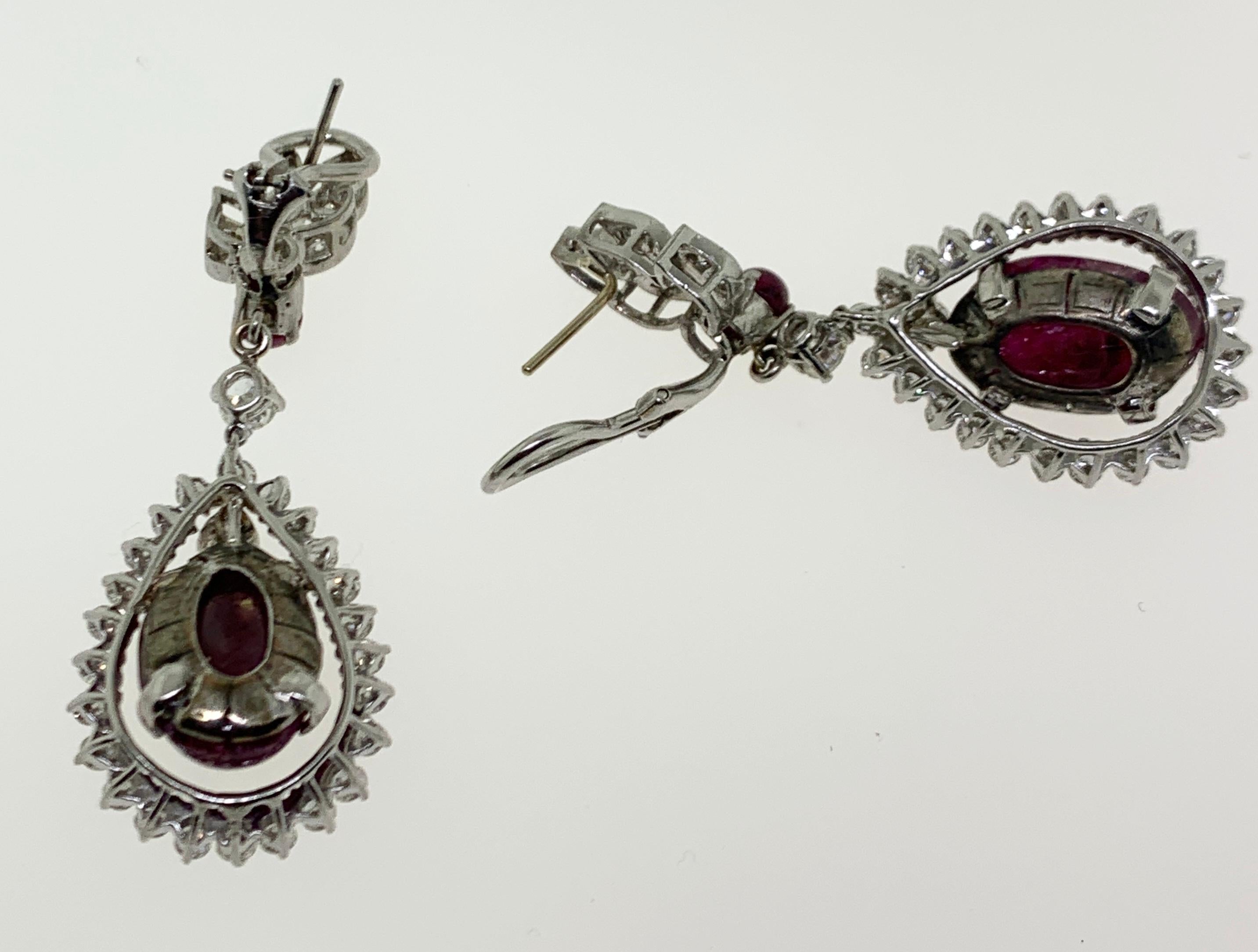 Ruby and Diamond Dangle Drop Earrings In Excellent Condition For Sale In New York, NY