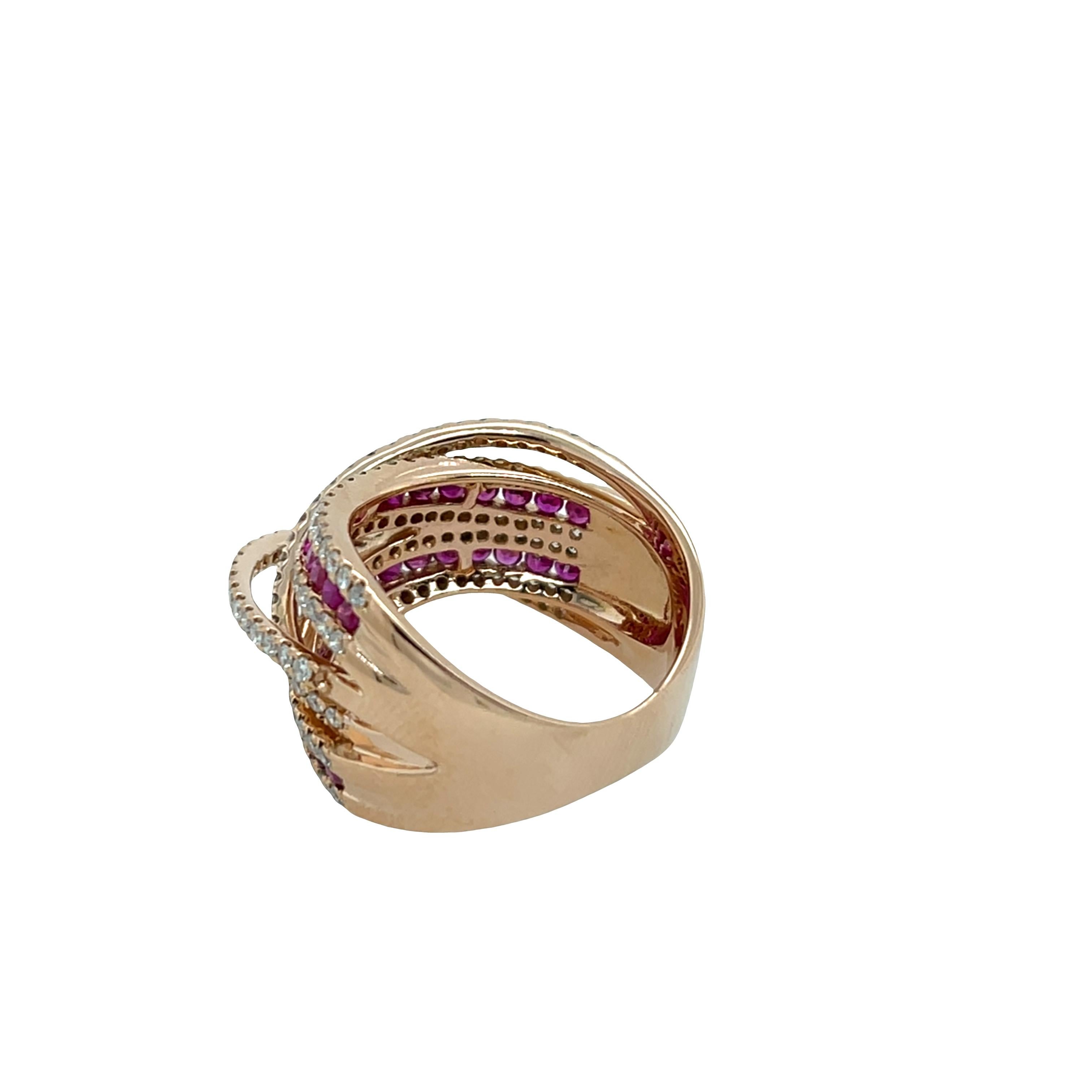 Rubin- und Diamant-Kleiderring aus 18 Karat Roségold im Zustand „Hervorragend“ im Angebot in London, GB