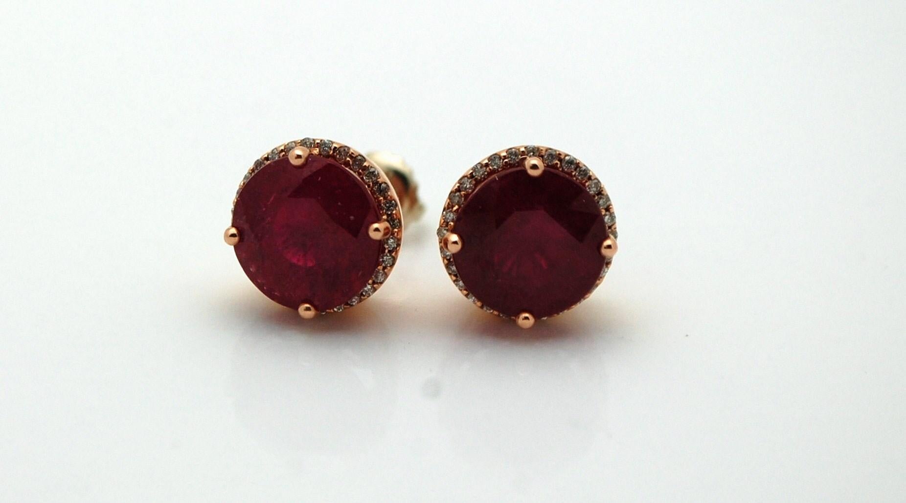 Femenino o masculino Pendientes de rubí y diamante Oro de 14 KT Pendientes de rubí Halo en venta