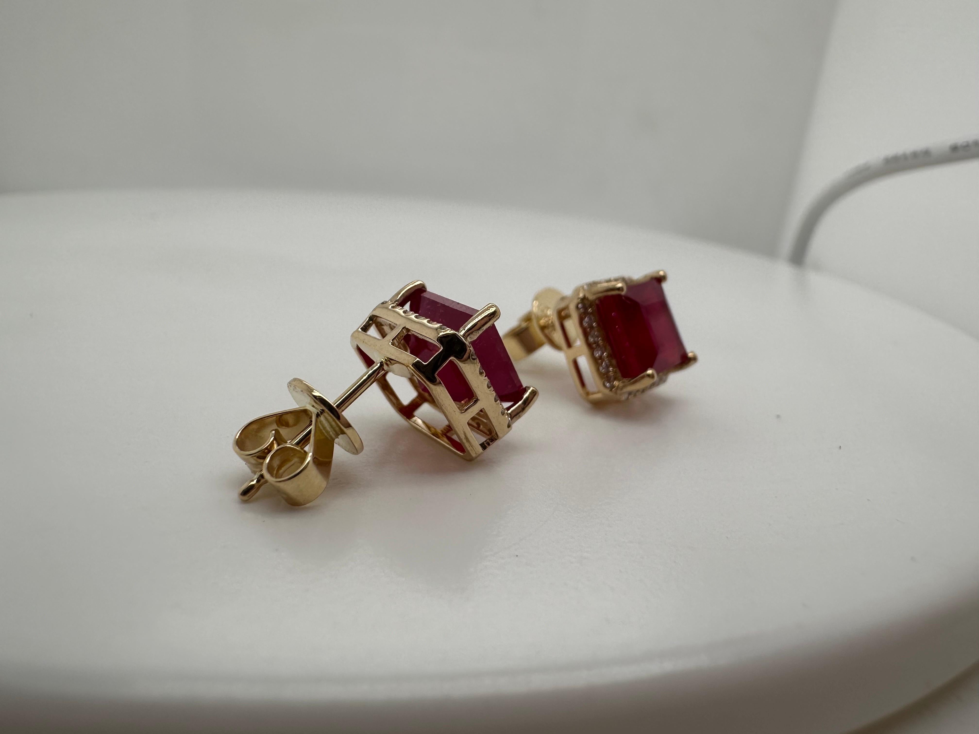 Ruby & Diamond earrings Halo earrings 14KT yellow gold NATURAL RUBY In New Condition For Sale In Boca Raton, FL