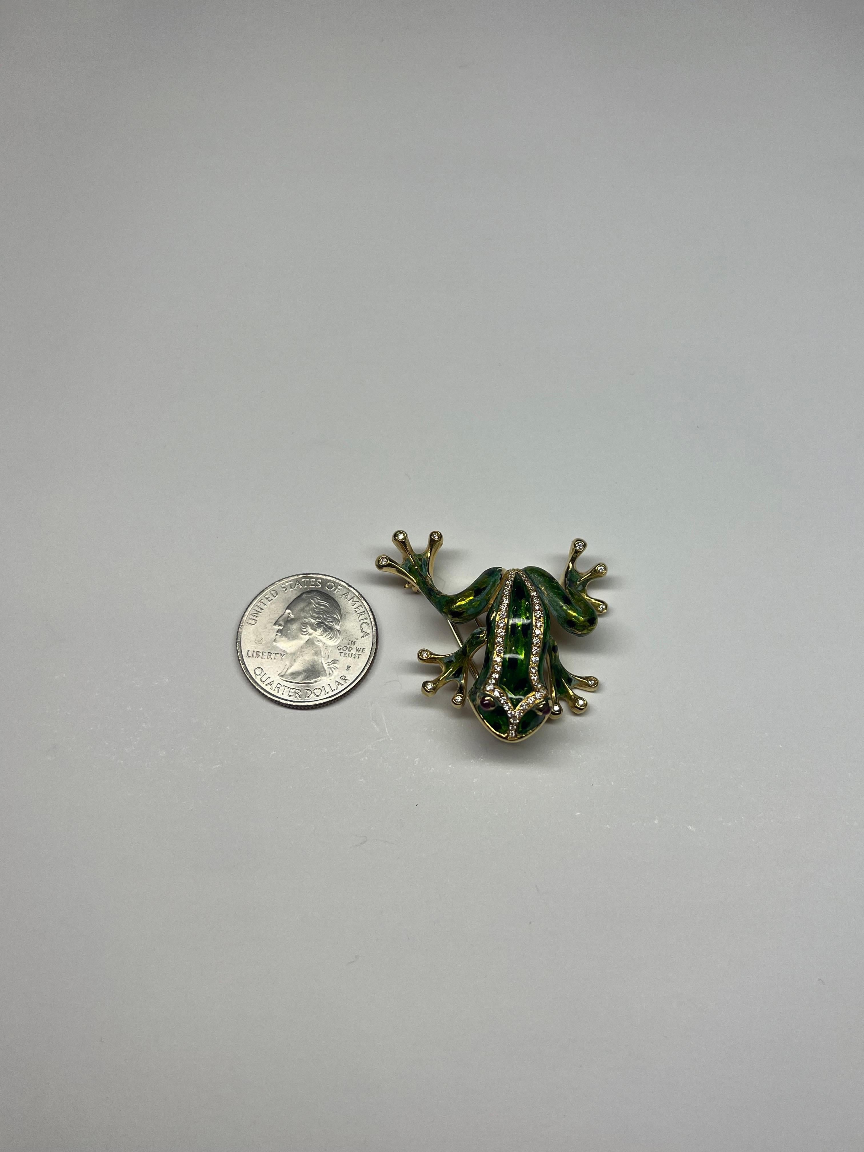 Femenino o masculino Broche de Moda de Lujo Rana de Colores en Oro Amarillo de 18 Kilates con Rubí, Diamante y Esmalte en venta
