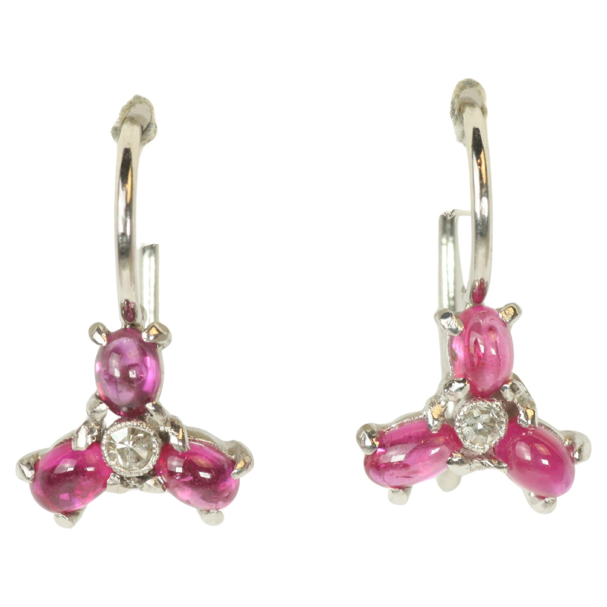 Blumenohrringe aus Platin mit Rubin, Rubin und Diamant von Bracken Jewelers