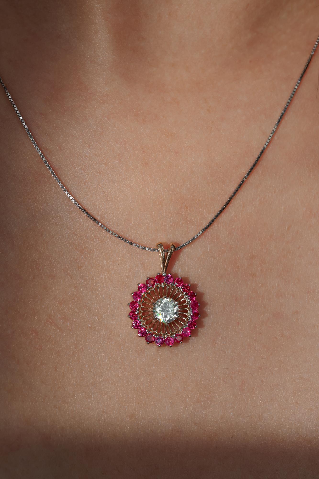 Ruby & Diamond Flower Pendant 0.50 cts. In New Condition For Sale In Los Angeles, CA