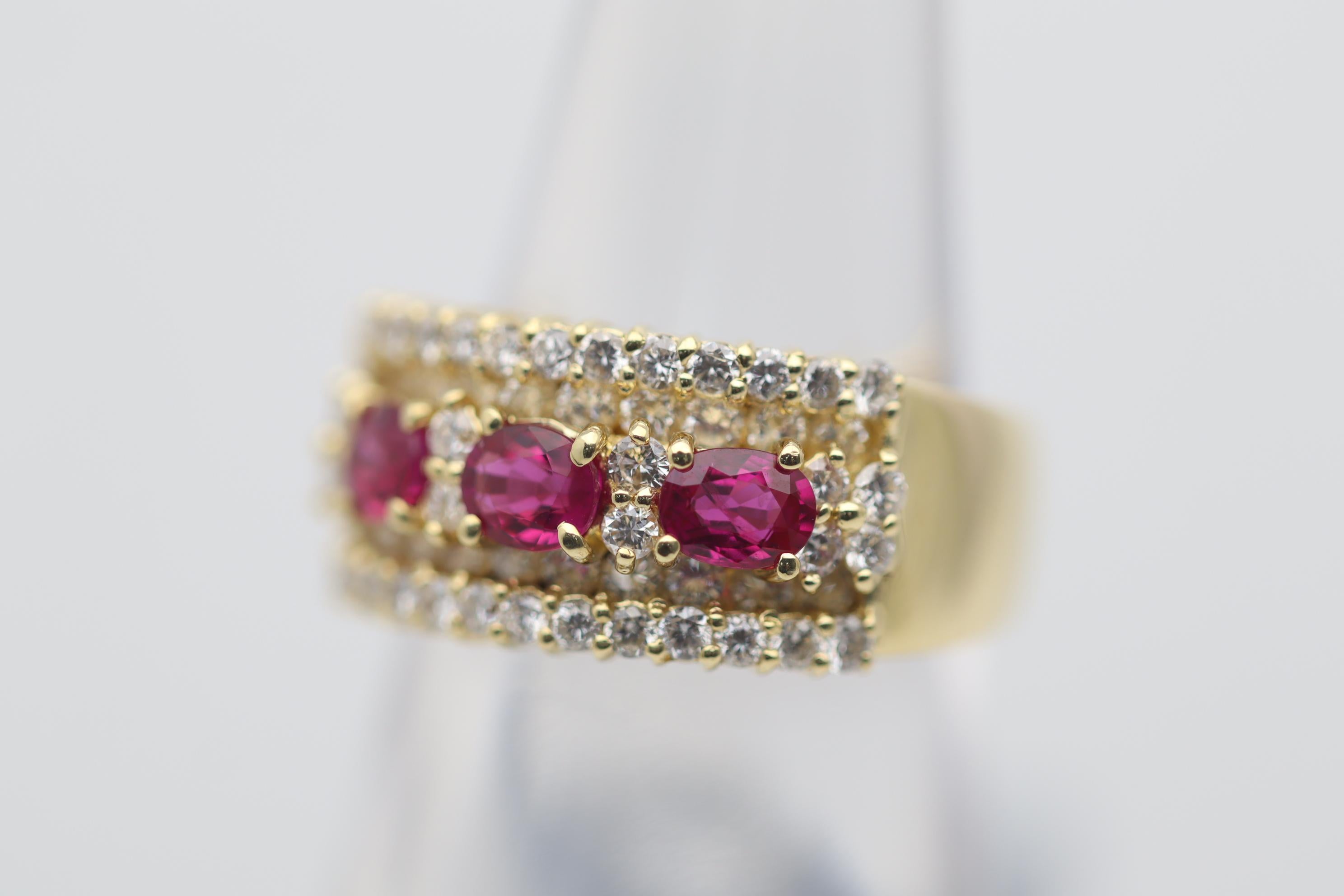Ruby Diamond Gold Band Ring In New Condition For Sale In Beverly Hills, CA