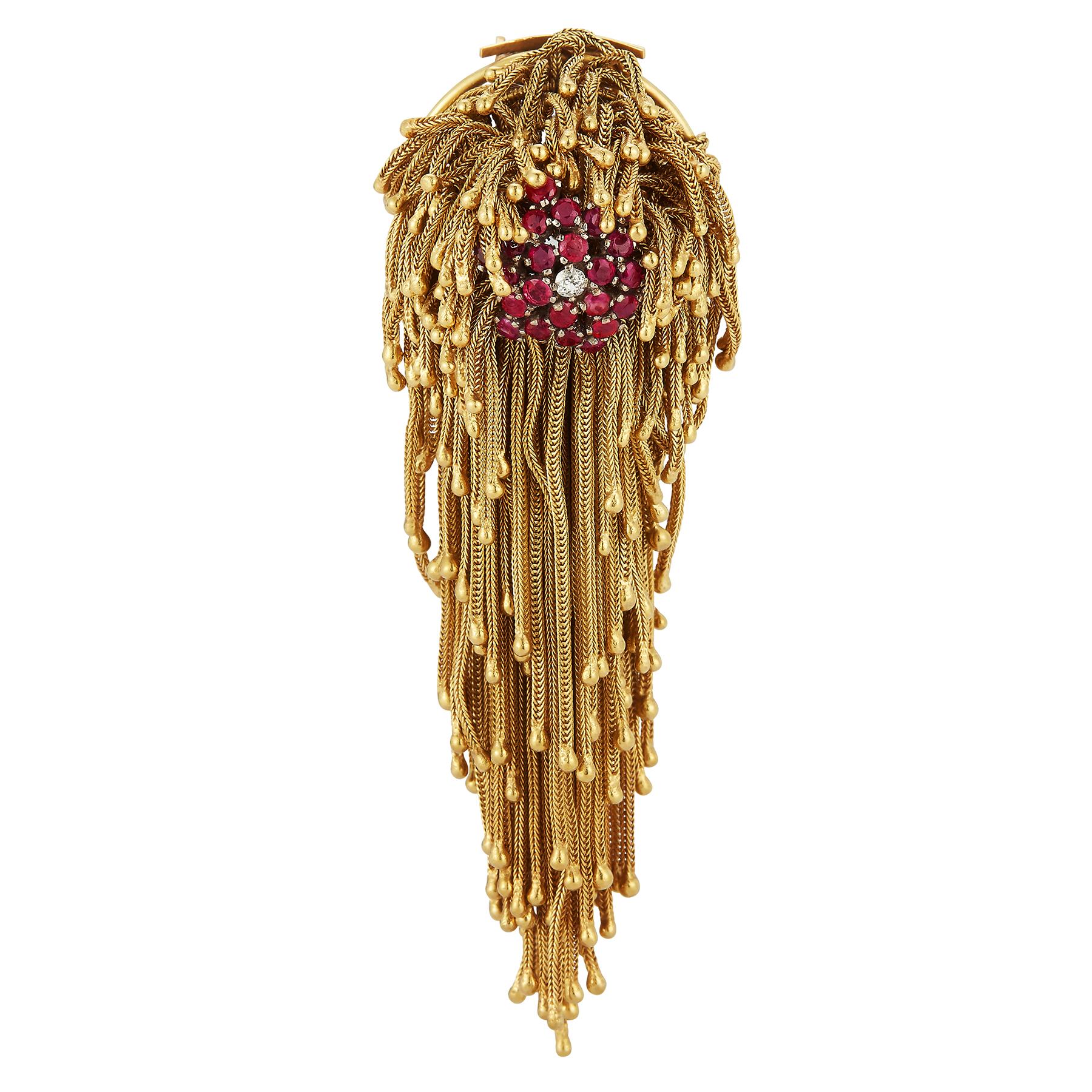 Rubin & Diamant Gold Fransen Ohrringe & Brosche Set

Rund geschliffene Rubine und Diamanten, die eine Blume bilden 

Rückseite Typ: Clip-auf mit Stift 

Abmessungen:
Brosche: 3,5