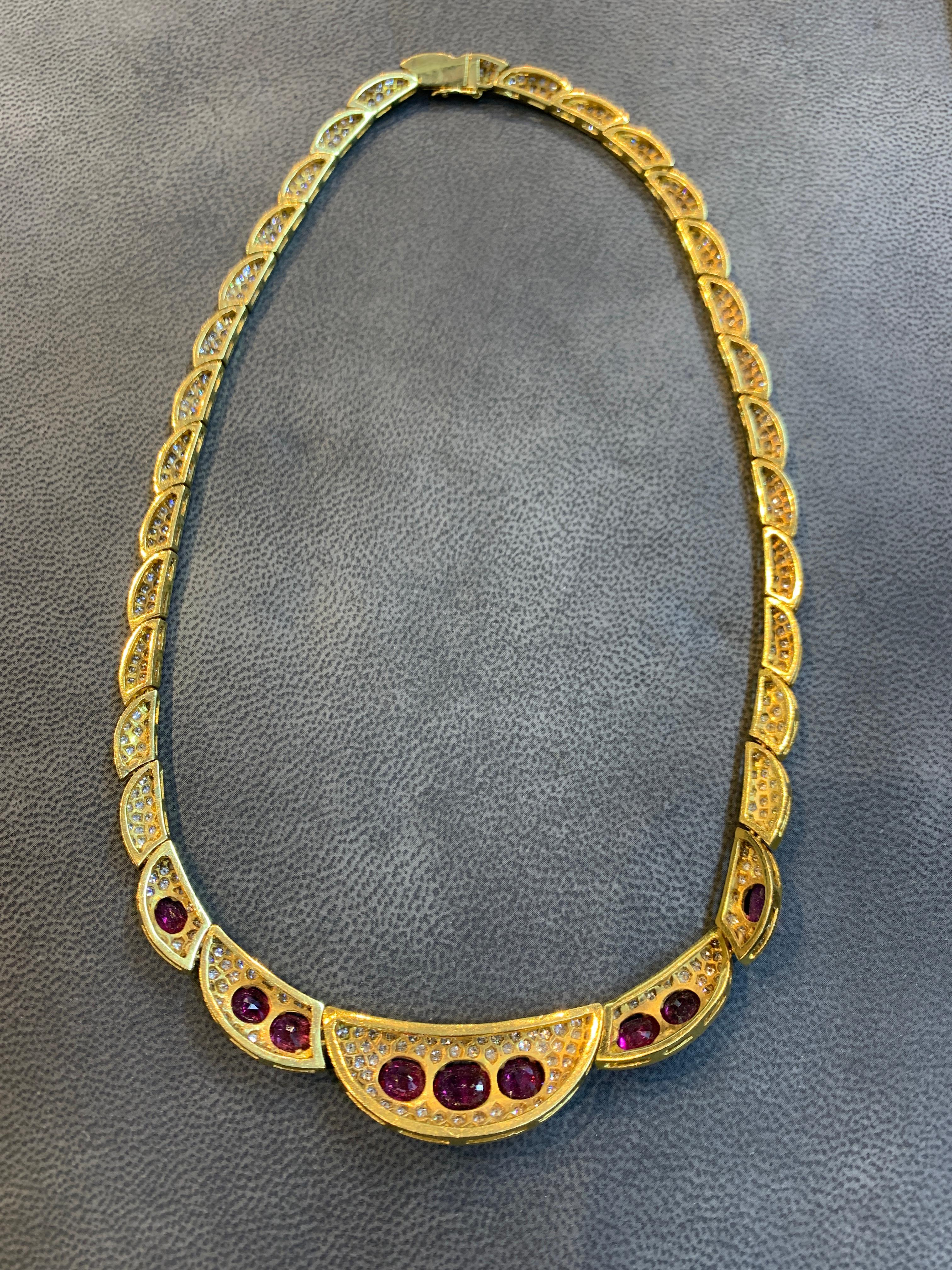Ruby and Diamond Gold Necklace In Excellent Condition For Sale In New York, NY