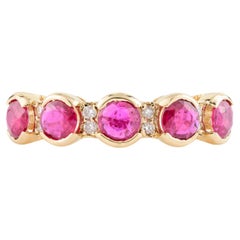 Anello di fidanzamento impilabile con diamante e rubino in oro giallo massiccio 18 ct.
