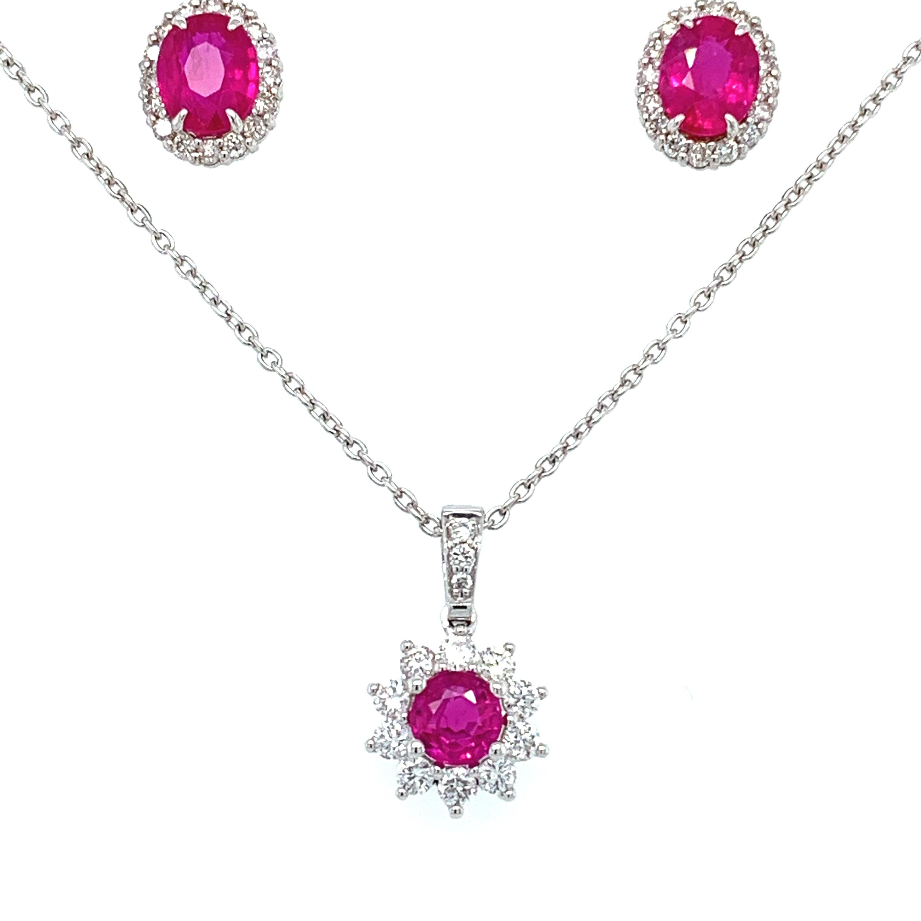 Boucles d'oreilles rubis diamant halo art déco or blanc 18k Neuf - En vente à London, GB