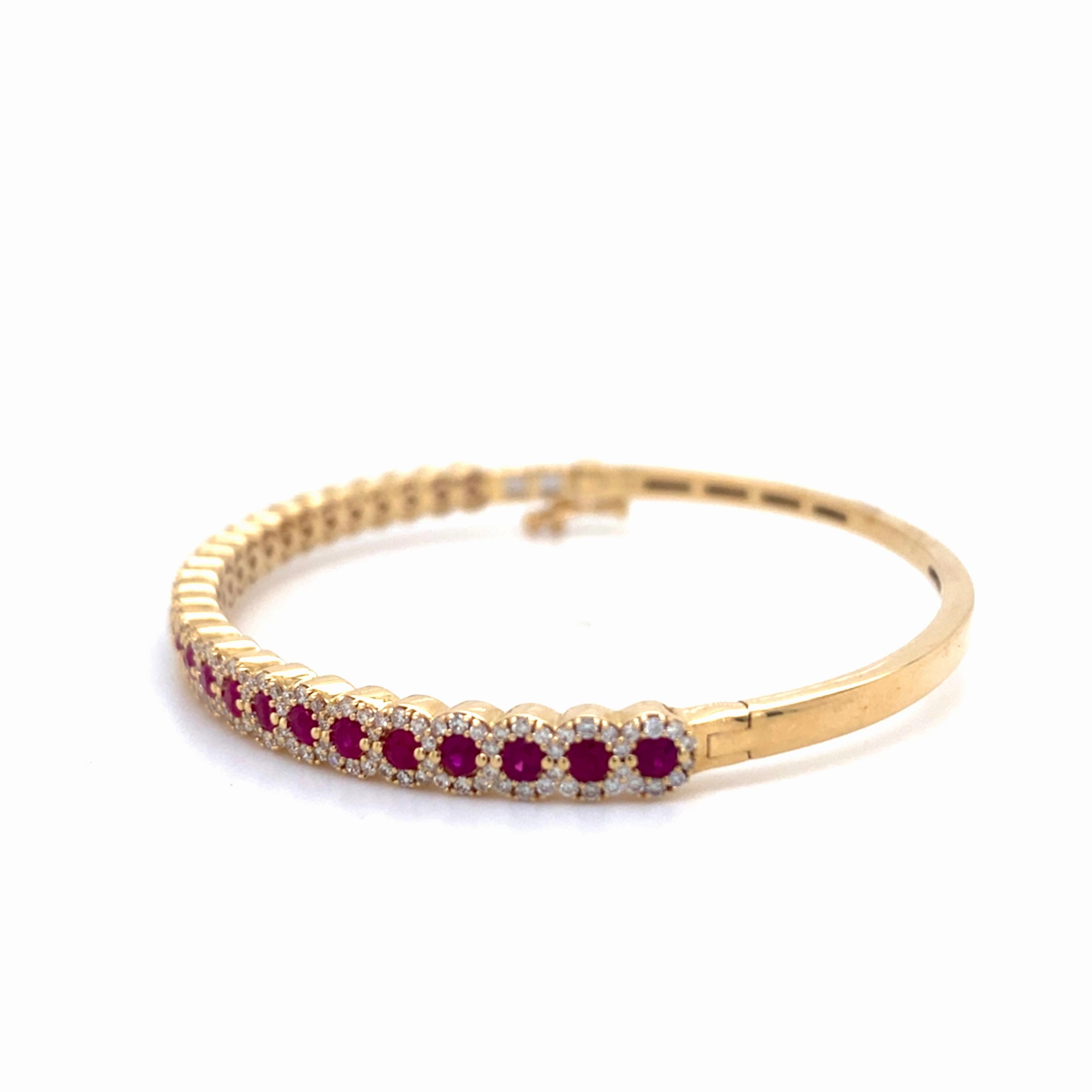 Ruby & Diamond Halo Hinged Bangle Bracelet 14K Yellow Gold Oval Comfortable In New Condition For Sale In Austin, TX