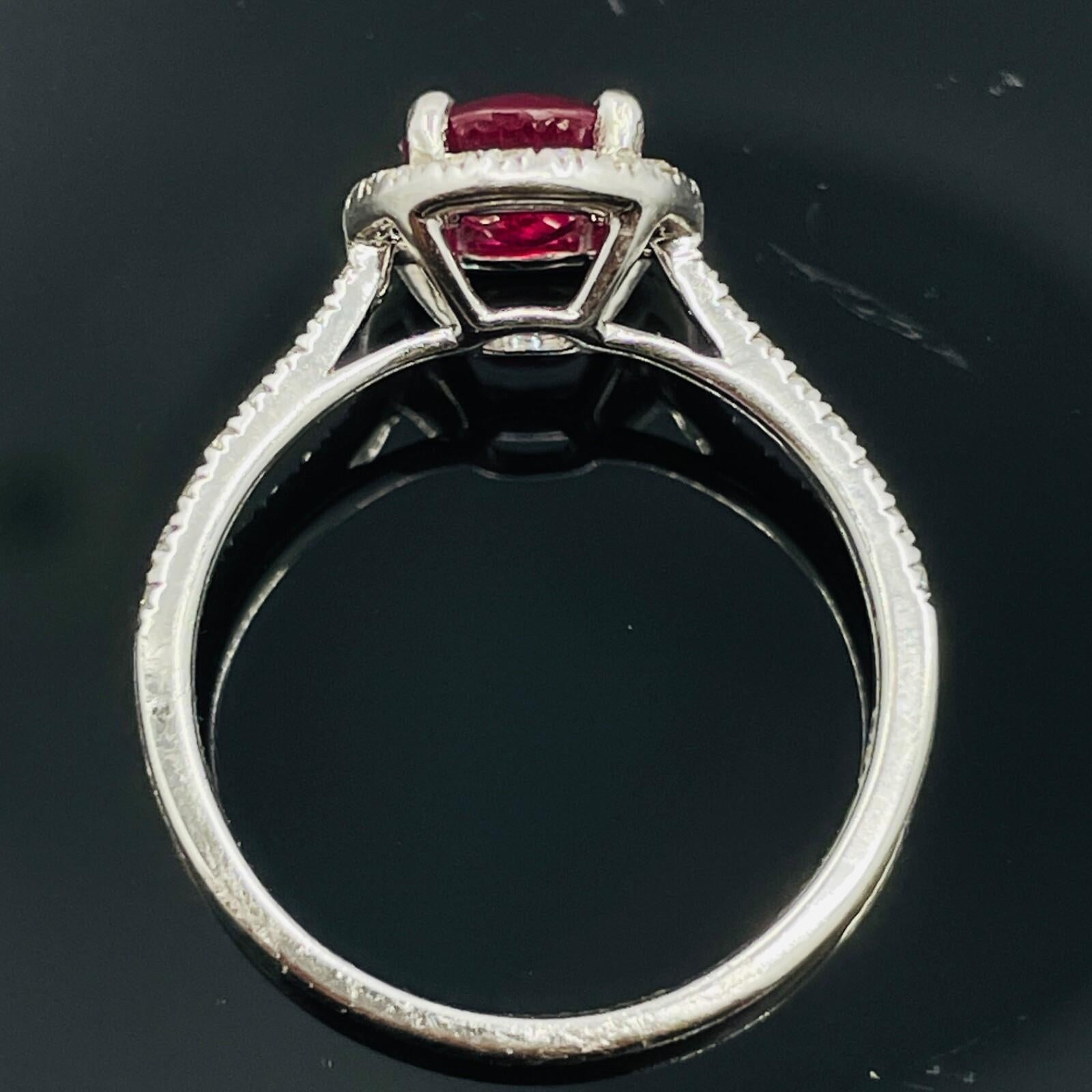 Ruby Diamond Halo Ring 14k White Gold GIA Burma 1.23ct Unisexe en vente