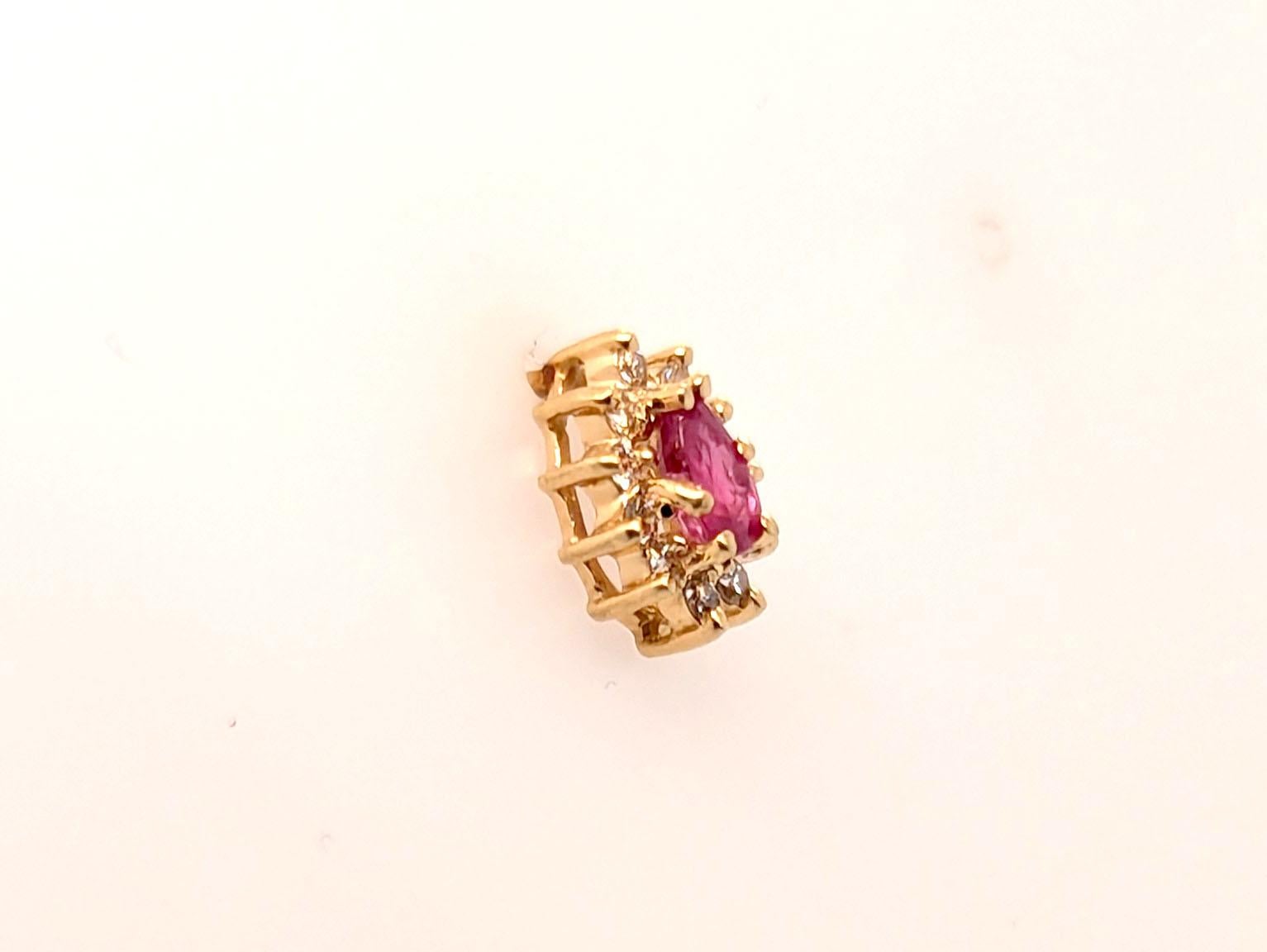 Ruby Diamond Halo Single Stud Earring .60ct 14K Yellow Gold Pear Cut


Features a Gorgeous .40ct Genuine Natural Pear Cut Ruby Gemstone

Surrounded by Diamond Halo

100% Natural Ruby Gemstone & Mined Diamonds

.60 Carat Diamond Weight

14K Yellow