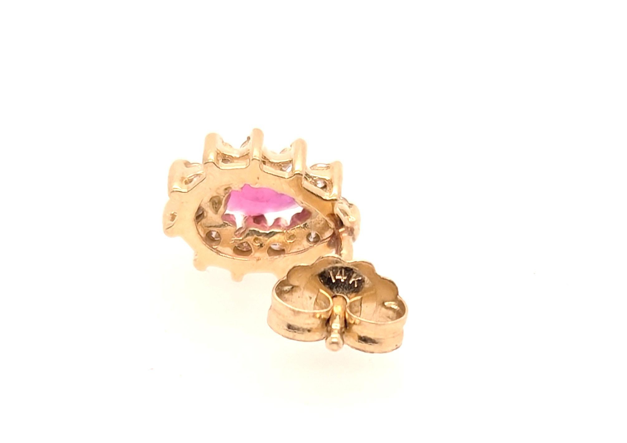 Ruby Diamond Halo Single Stud Earring .60ct 14K Yellow Gold Pear Cut im Zustand „Hervorragend“ im Angebot in Dearborn, MI