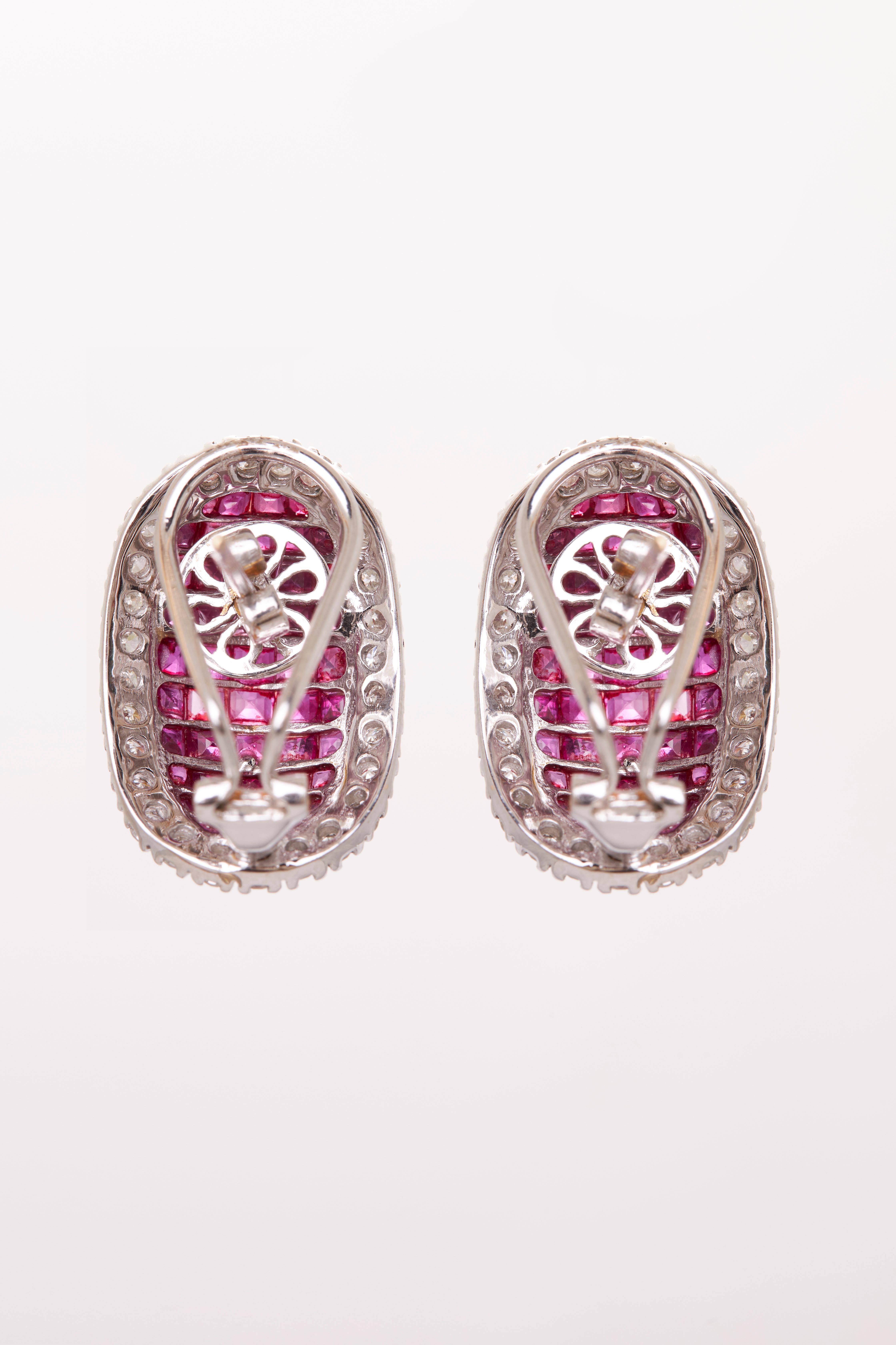 Gesamtgewicht- 14.200g, Gold 14KT- 11.456g, natürliche Diamanten rund-112/2.38cts, Rubin-94/10.89cts