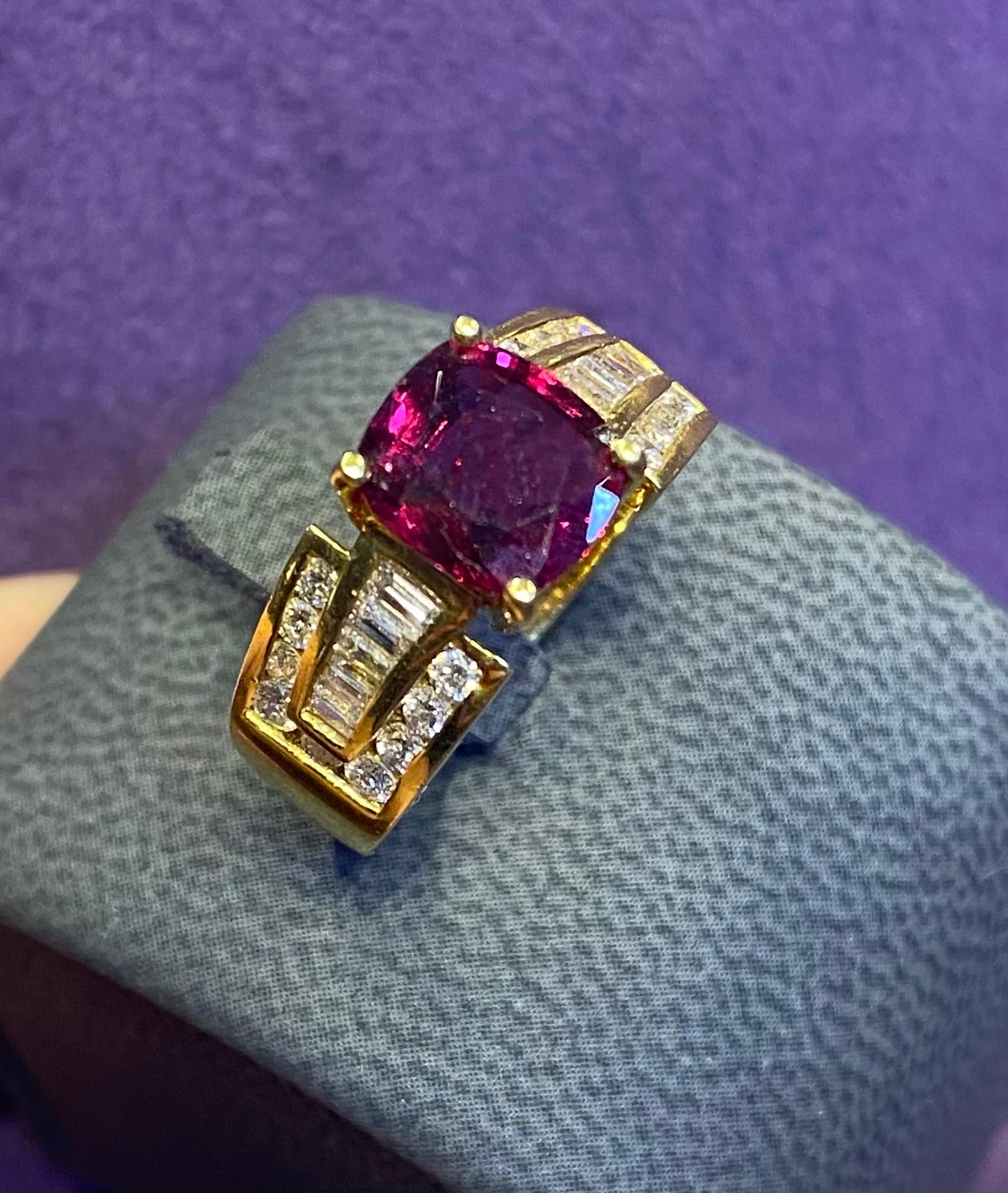 Ruby & Diamond Men's Ring In Excellent Condition For Sale In New York, NY