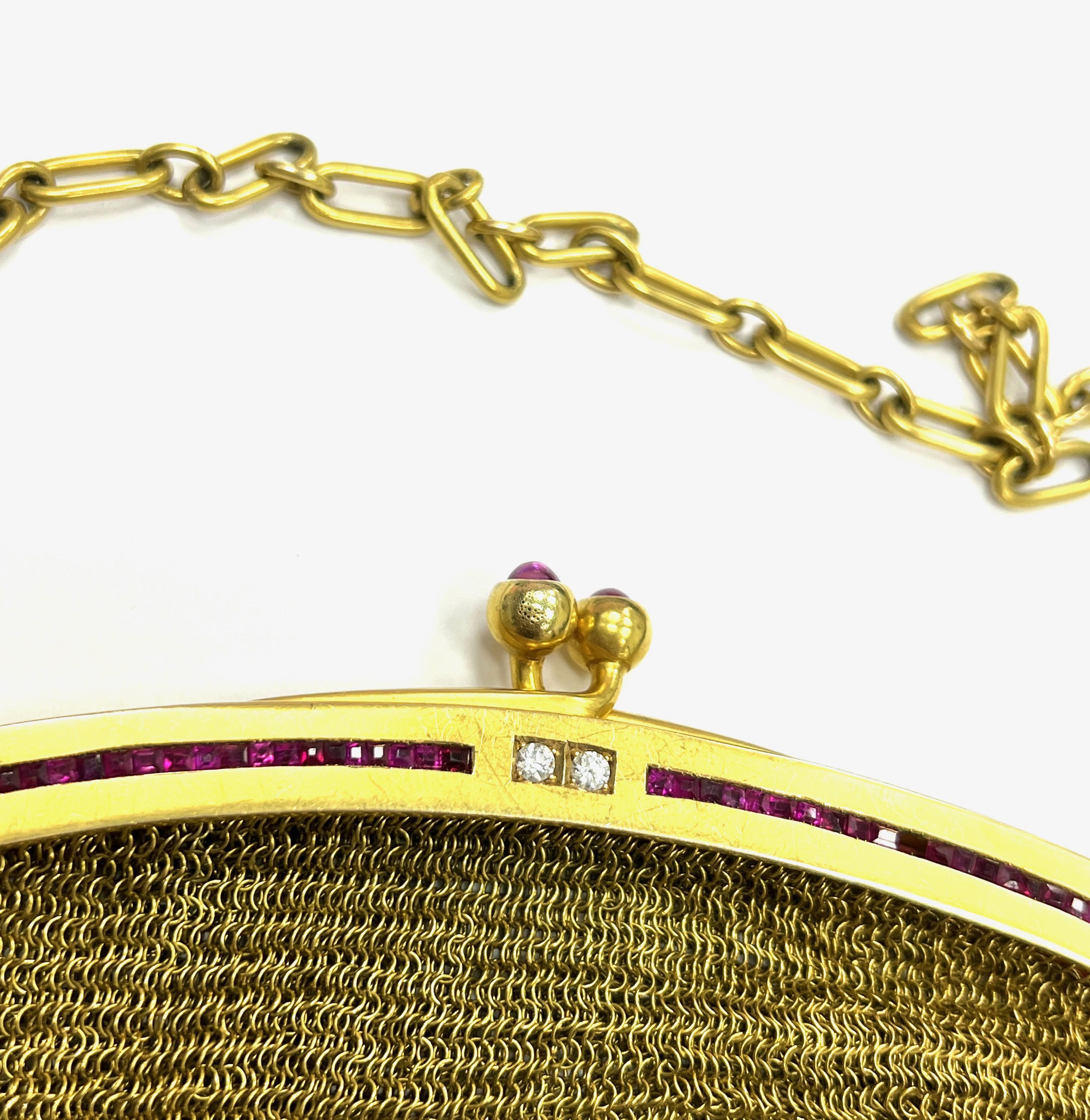 Ruby diamond mesh gold purse, 19th century 

Cabochon and square-cut rubies of approximately 8 carats, round-cut diamonds of approximately 0.75 carat, 18 karat yellow gold

Size: width 6.5 inches, length 7 inches
Total weight: 277.9 grams