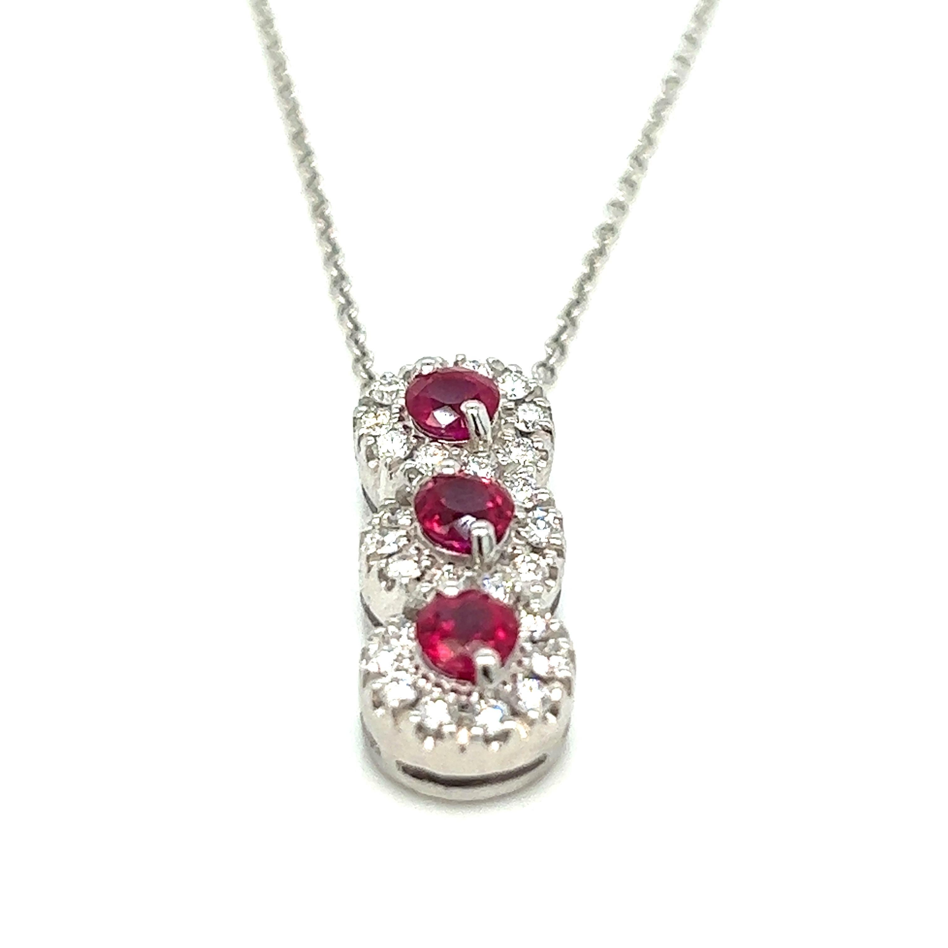 Ruby diamond necklace

Round-cut rubies of approximately 0.75 carat, round-cut diamonds of approximately 0.78 carat; 18 karat white gold

Size: width 0.9 mm, length 22 mm; chain length 16 inches
Total weight: 7.1 grams