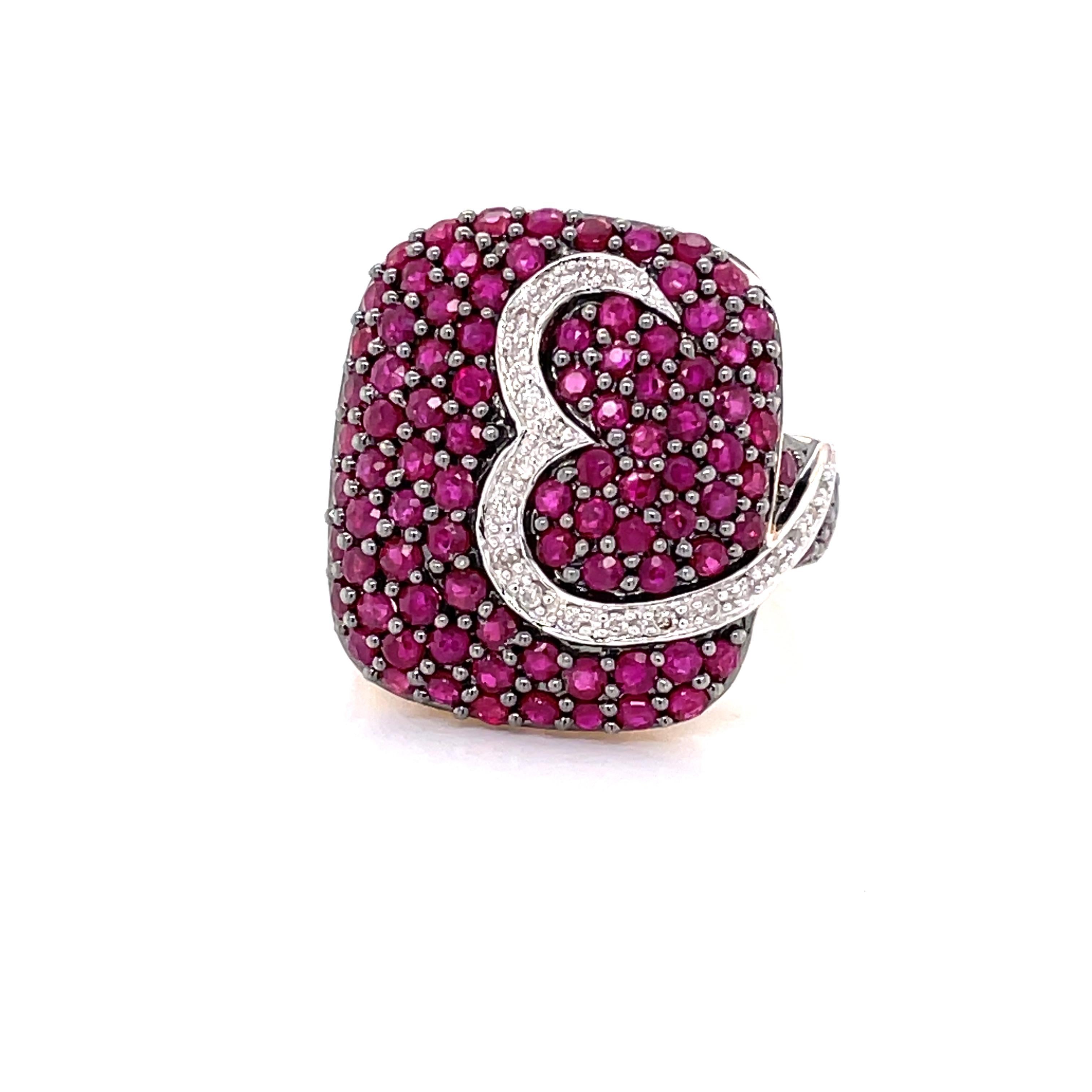 Quadratischer Cocktail-Ring, Rubin Rubin Diamant Pavé Kuppel 14K Gelbgold (Rundschliff)