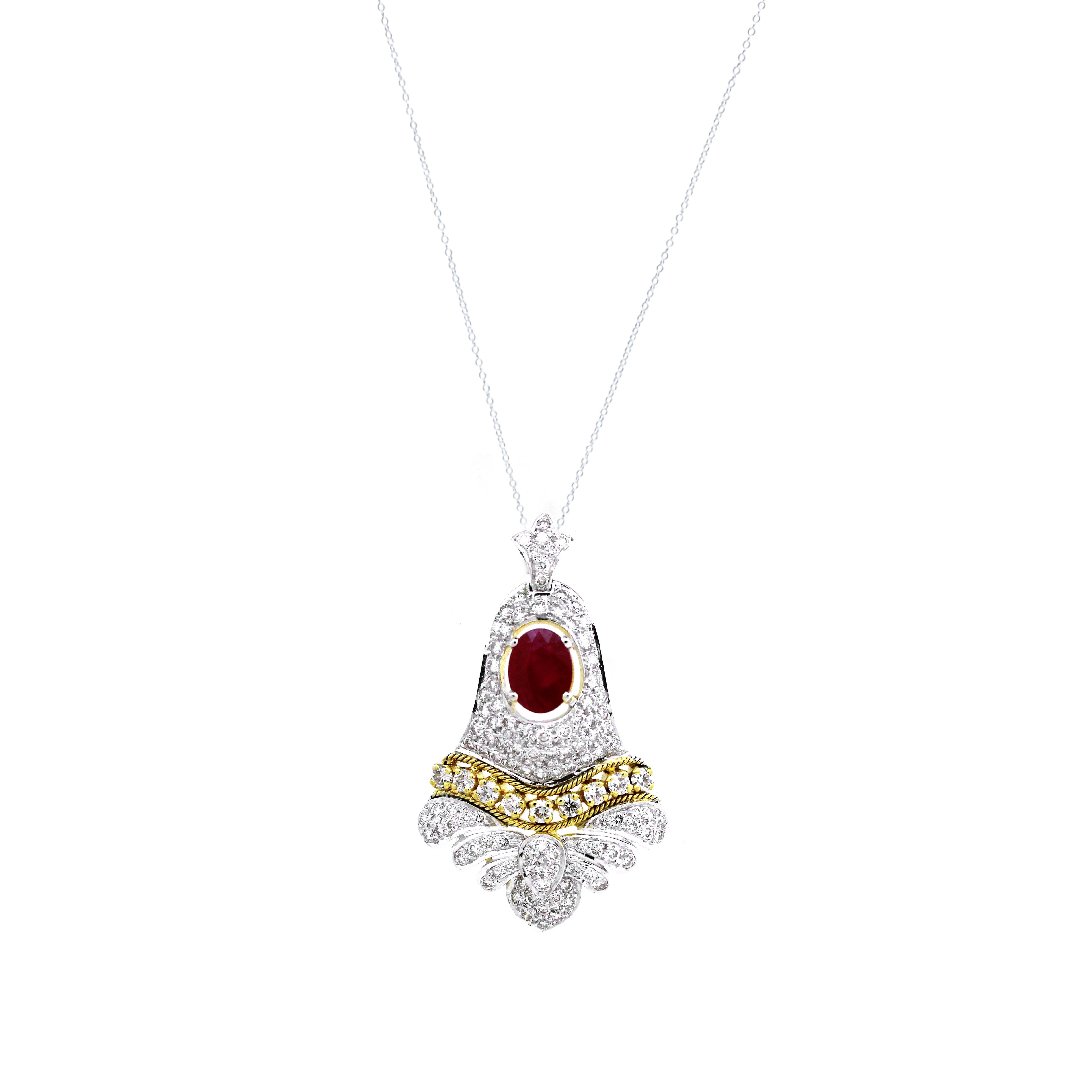 Taglio ovale Ciondolo con diamante in rubino in vendita