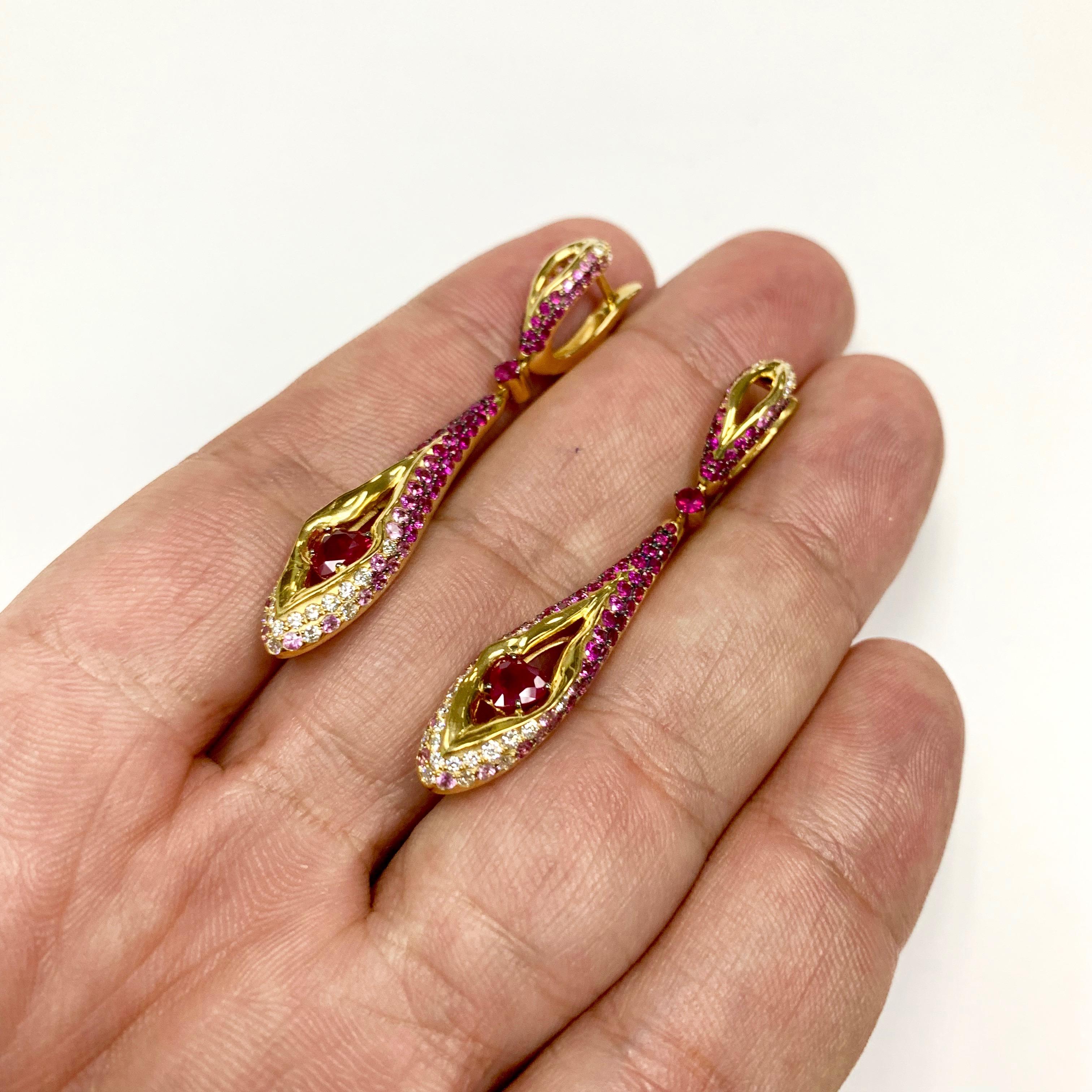 Ruby Diamond Pink Sapphire 18 Karat Yellow Gold HeartBeat Earrings In New Condition In Bangkok, TH