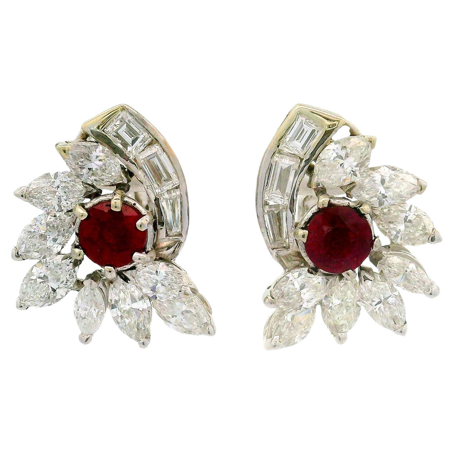 Orecchini in platino con diamante e rubino in vendita