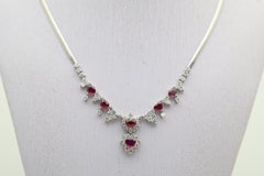 Halskette mit Herztropfen aus Platin mit Rubin und Diamant
