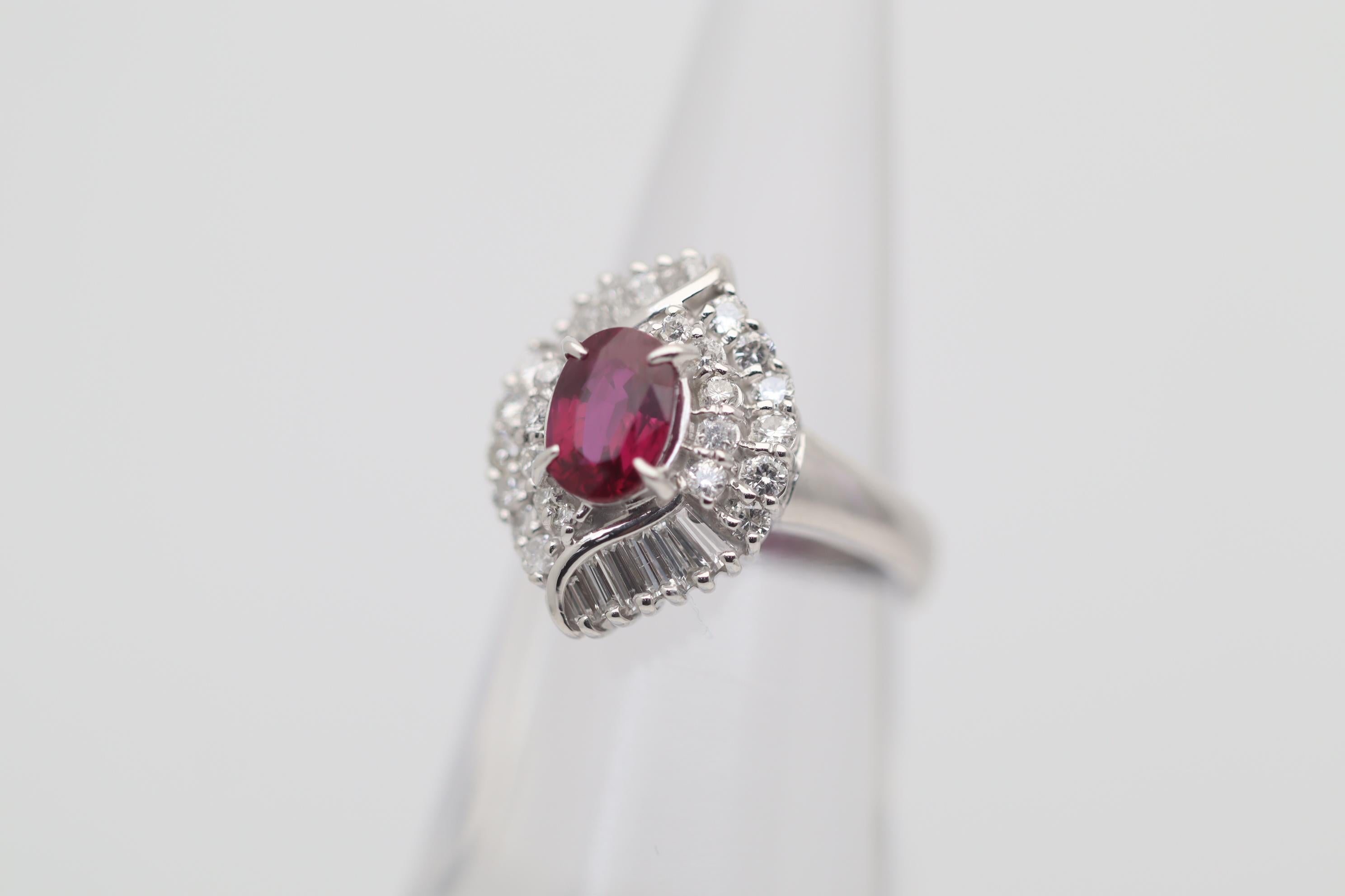 Ruby Diamond Platinum Ring In New Condition For Sale In Beverly Hills, CA