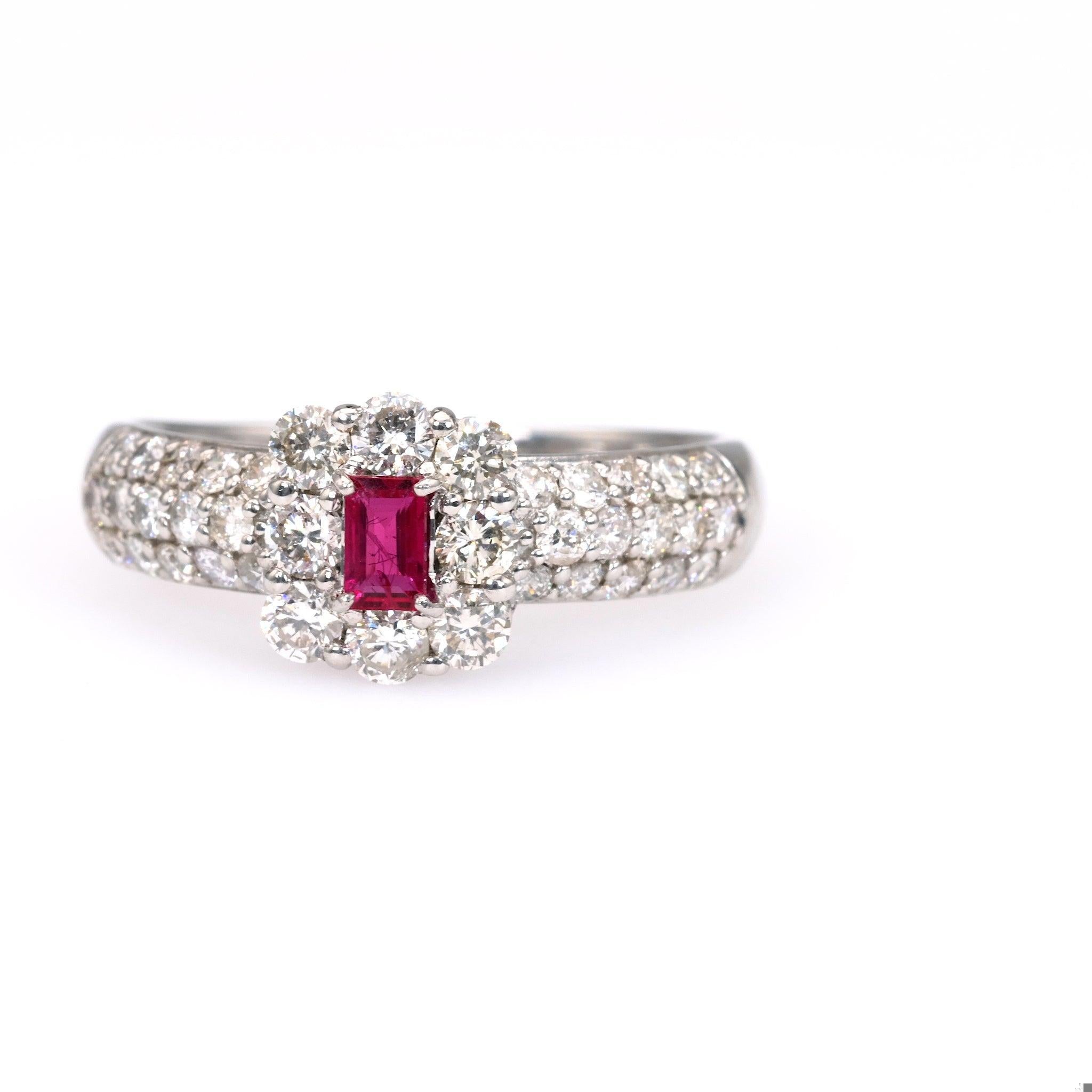 Donna Anello in platino con diamante e rubino in vendita