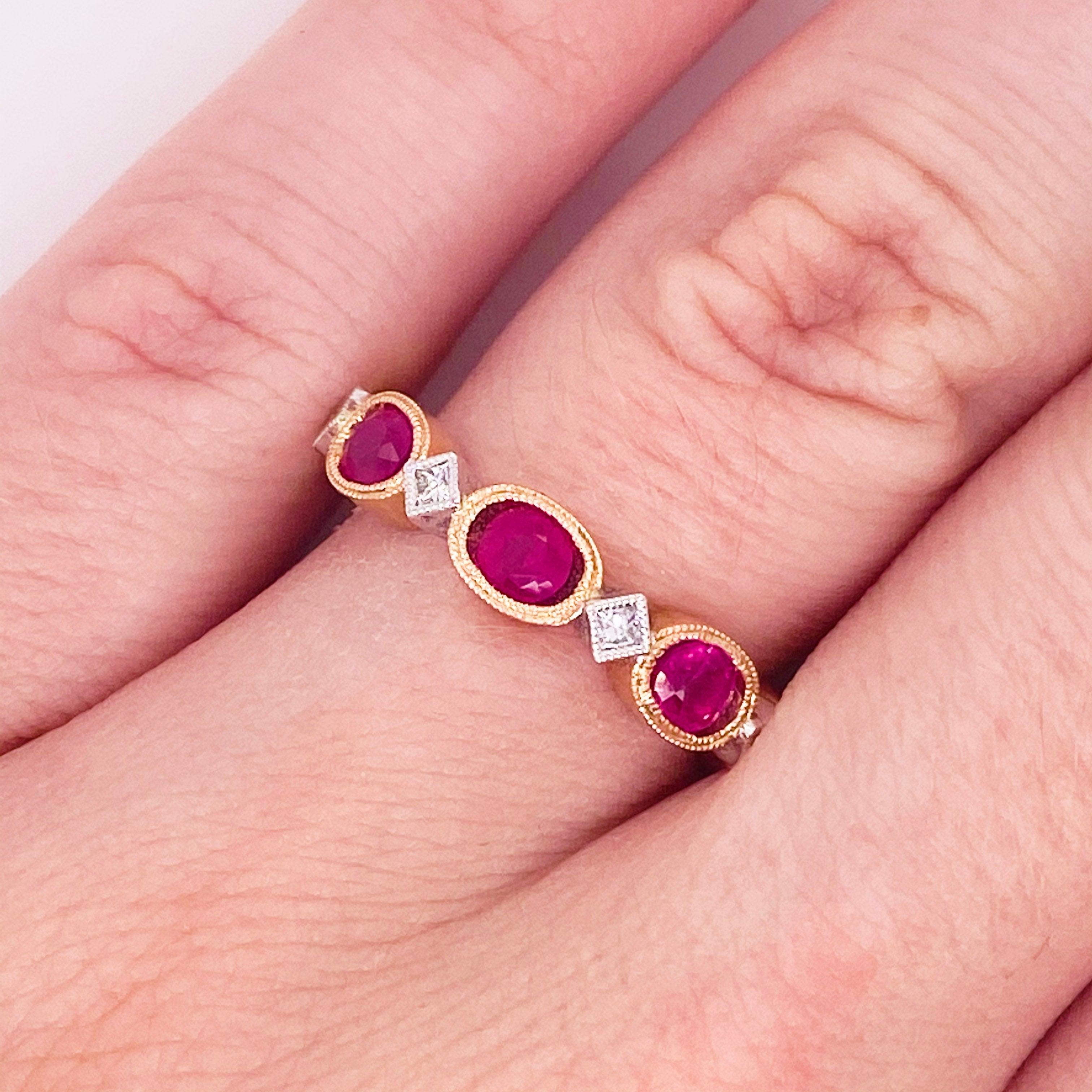 Im Angebot: Rubin-Rubin-Diamant-Ring, 14 Karat und Weißgold, stapelbar, ovaler Rubin-Ehering () 2