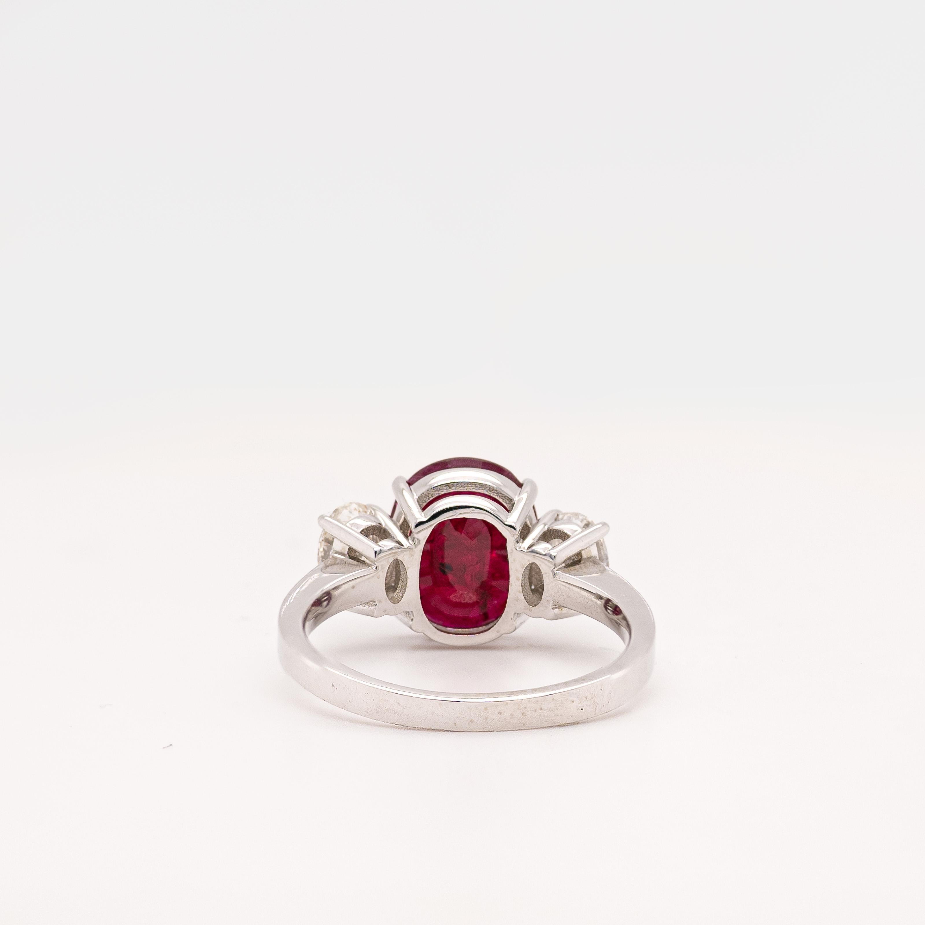 Donna Anello con diamante e rubino 18kt in vendita