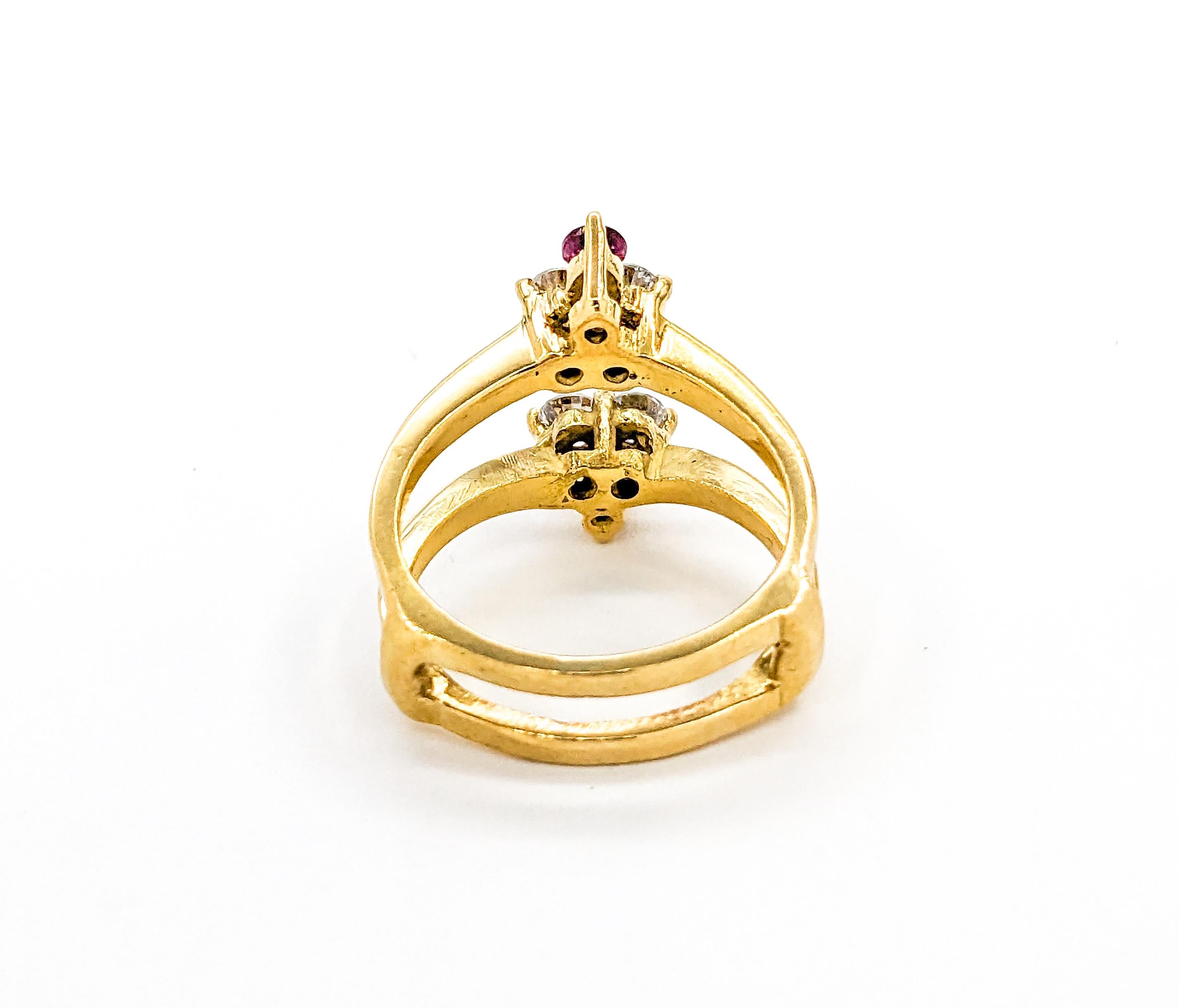 De las mujeres Anillo Realzador de Rubíes y Diamantes en Oro Amarillo de 18kt en venta