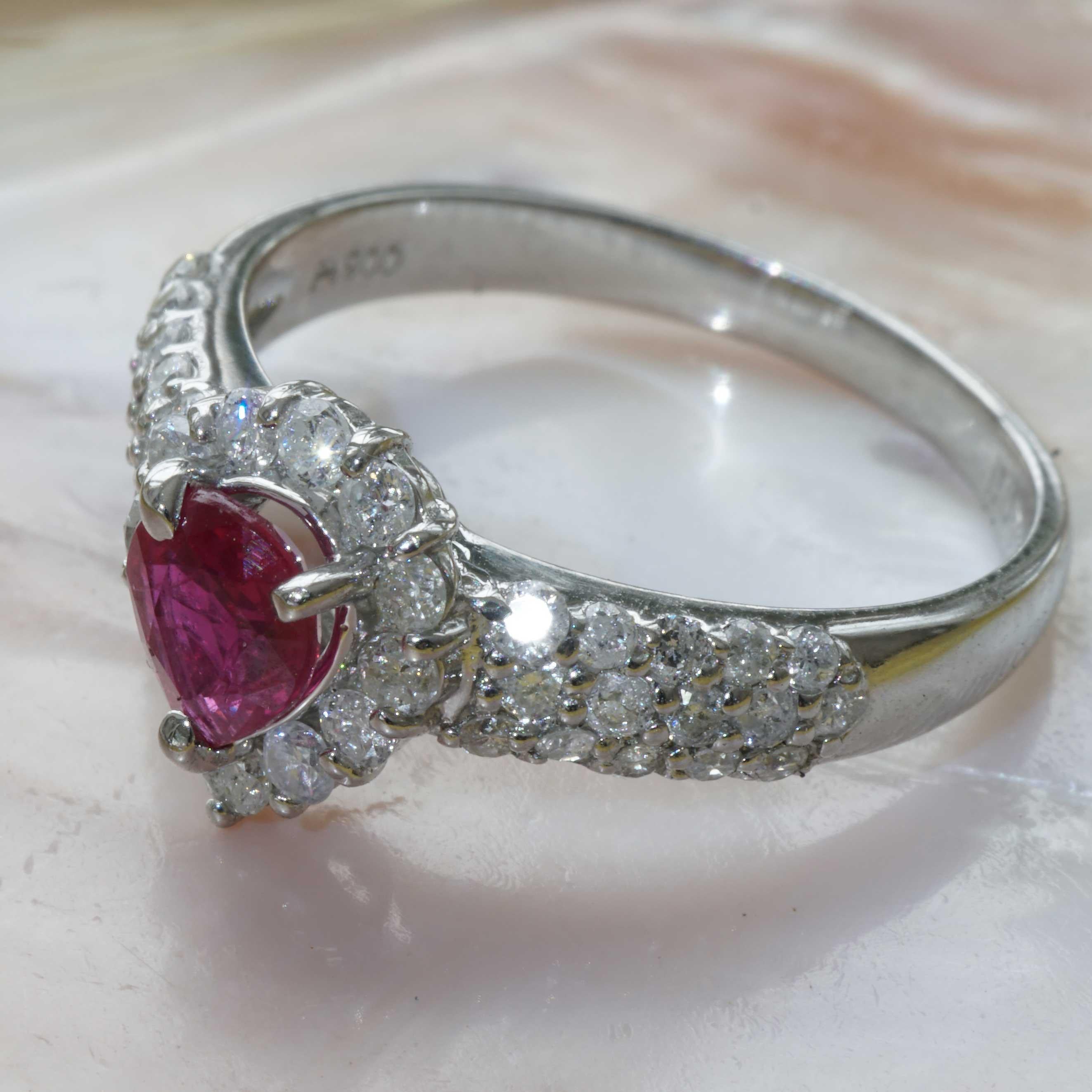 Platinring mit Rubin, Diamant 0,51 0,52 ct AAA Qualität sooo fein, ein Symbol der Liebe für Damen oder Herren im Angebot